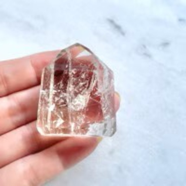 【訳アリ】【超美石】　ルチルクォーツ入り　水晶　ポイント（虹入り）　5951