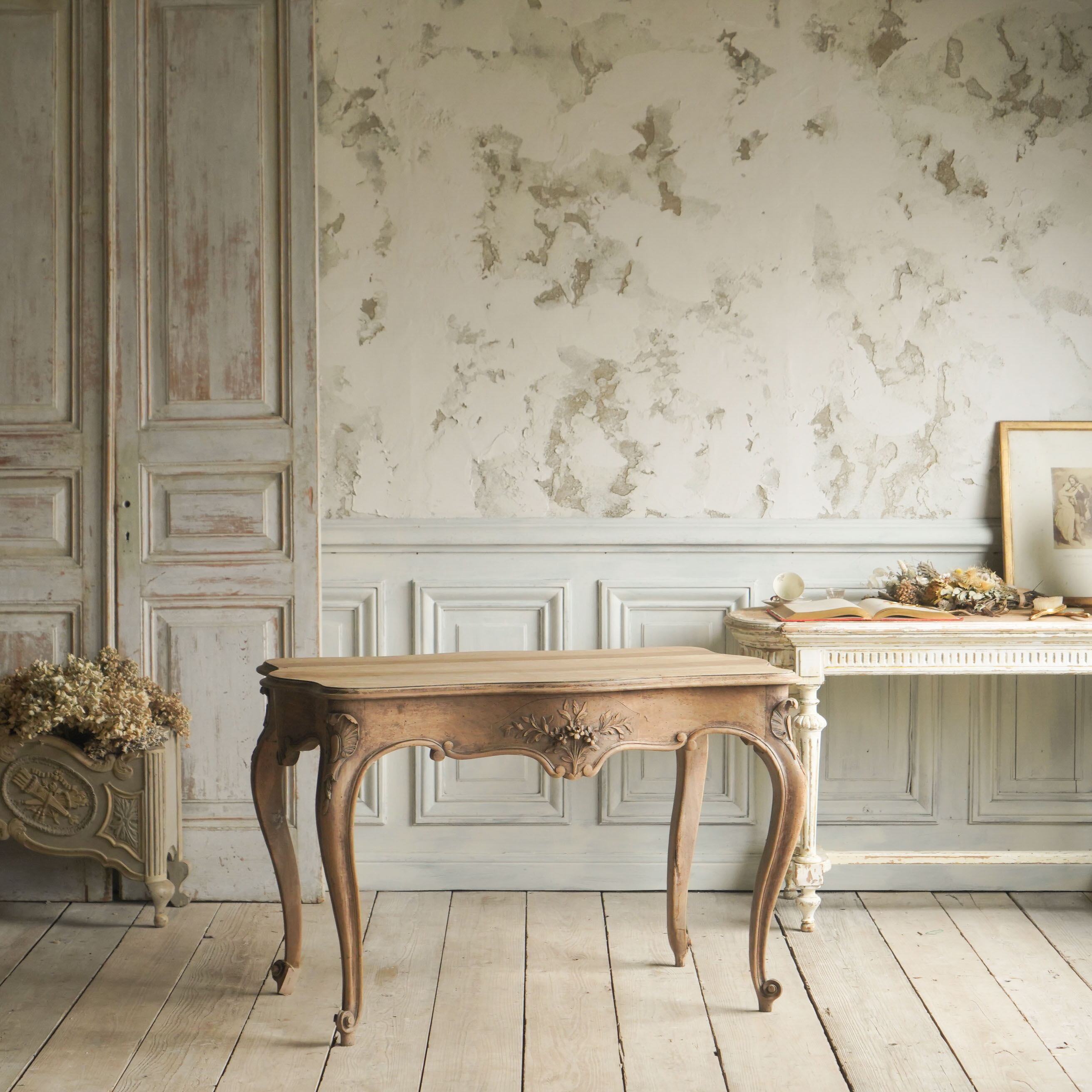 テーブル/アンティーク/フレンチテーブル/カブリオールレッグ/ディスプレイ/空間装飾/ウォールナット