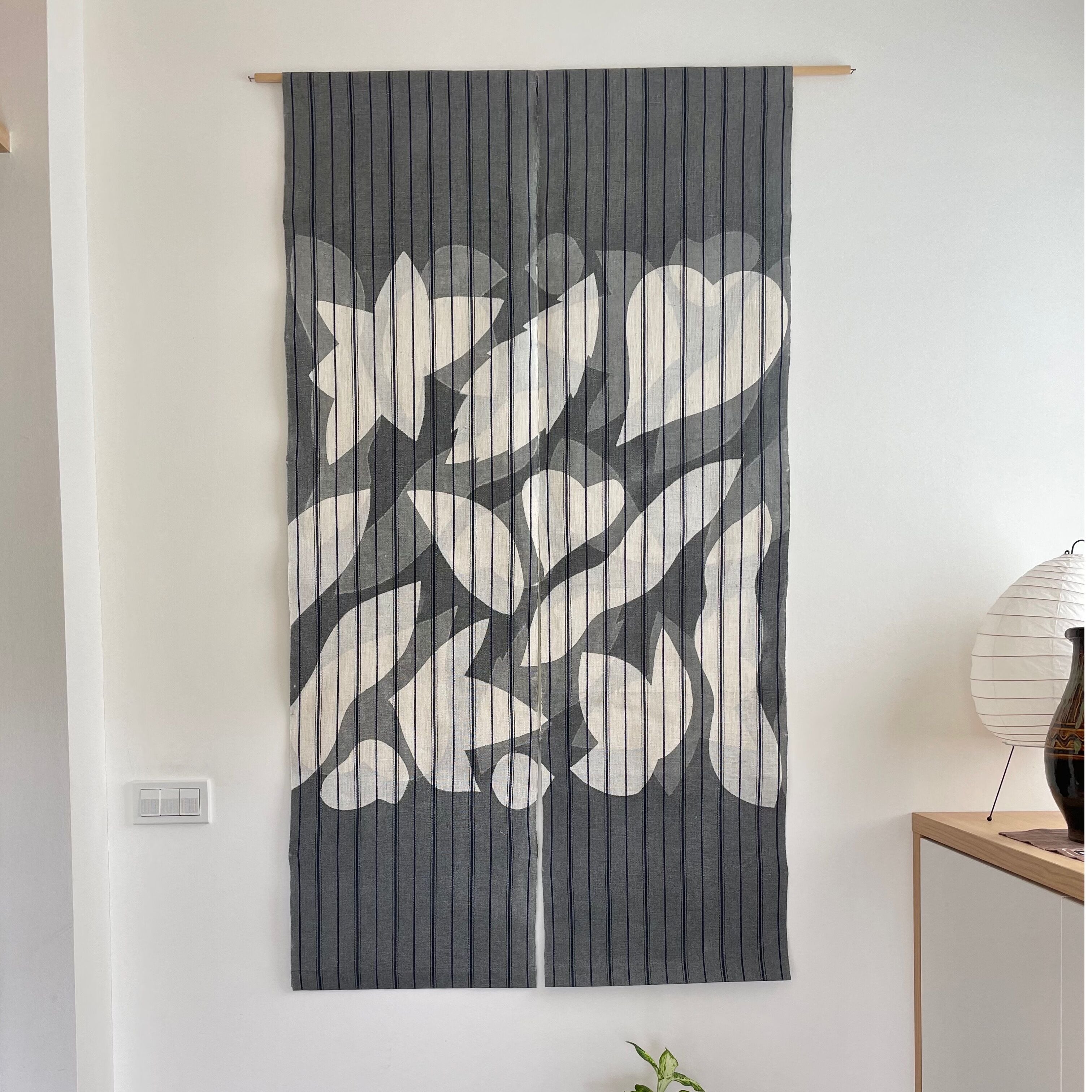 山内武志 型染め暖簾 縞布 ジグザグ山 紺×グレー | 木ままや