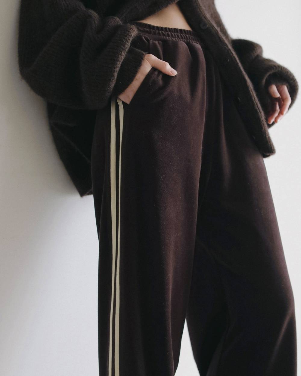 anuke(アンヌーク) Velour Track Pants | サウスオレンジ｜メンズ