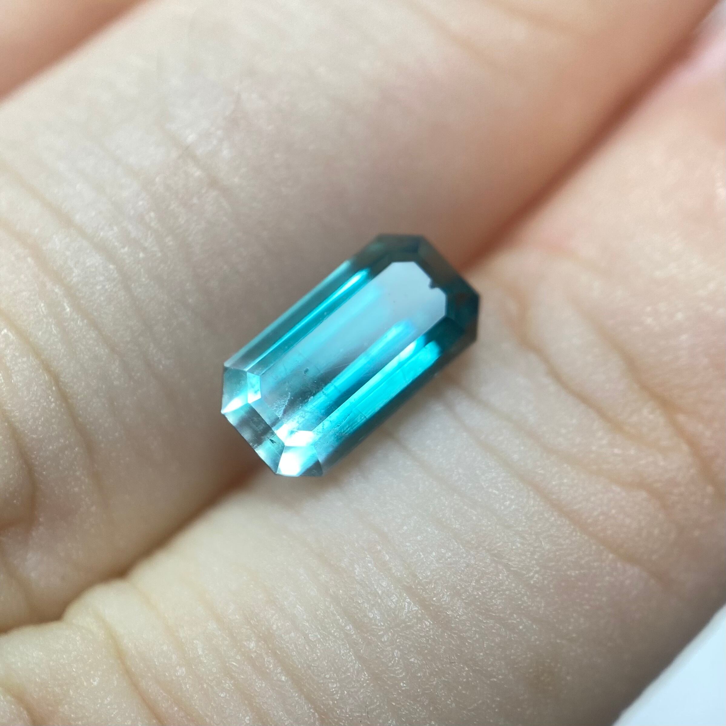 陽光きらきらの海 バイカラートルマリン