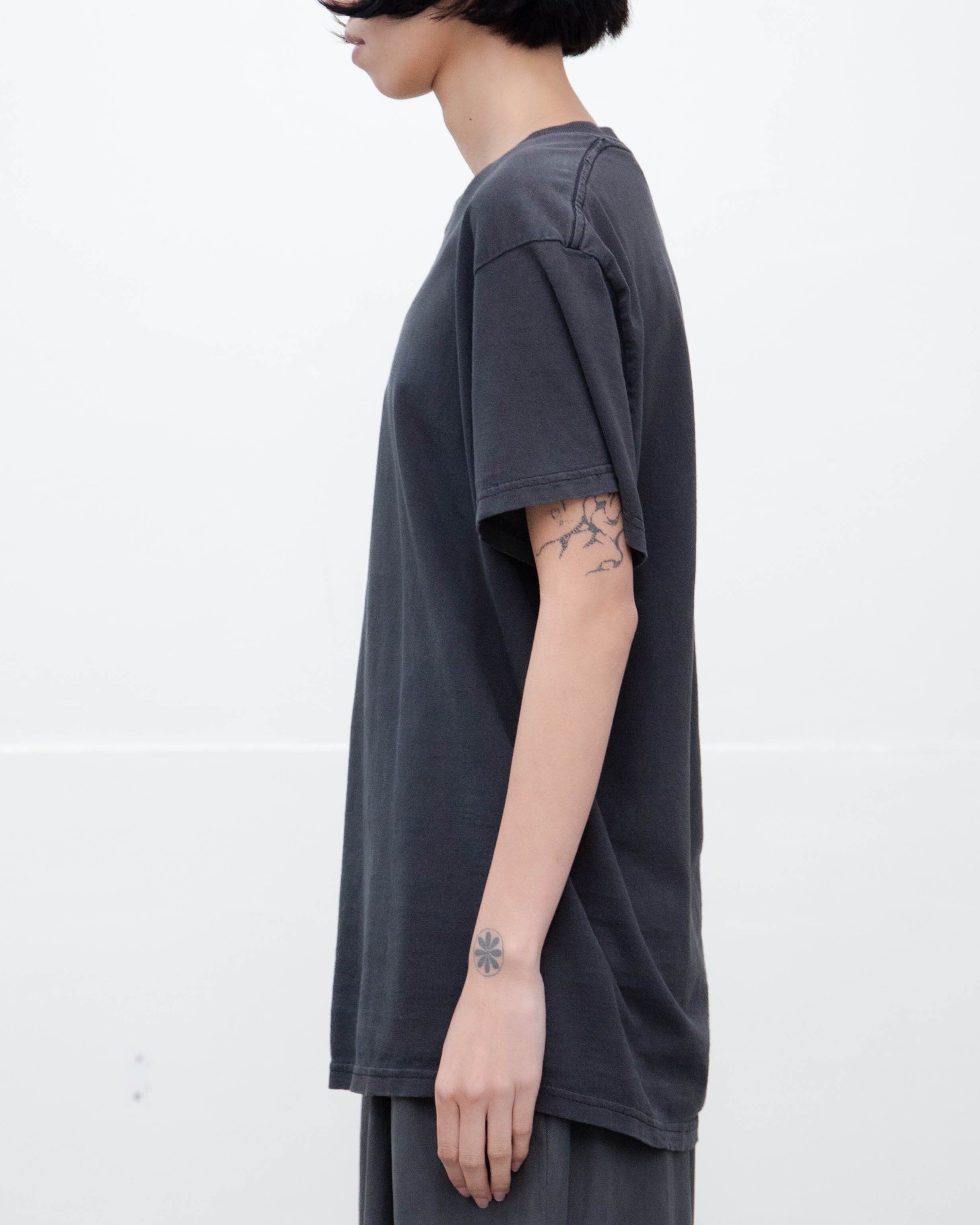 1990s NIKE - oval graphic swoosh T-shirt | LUIK FINN