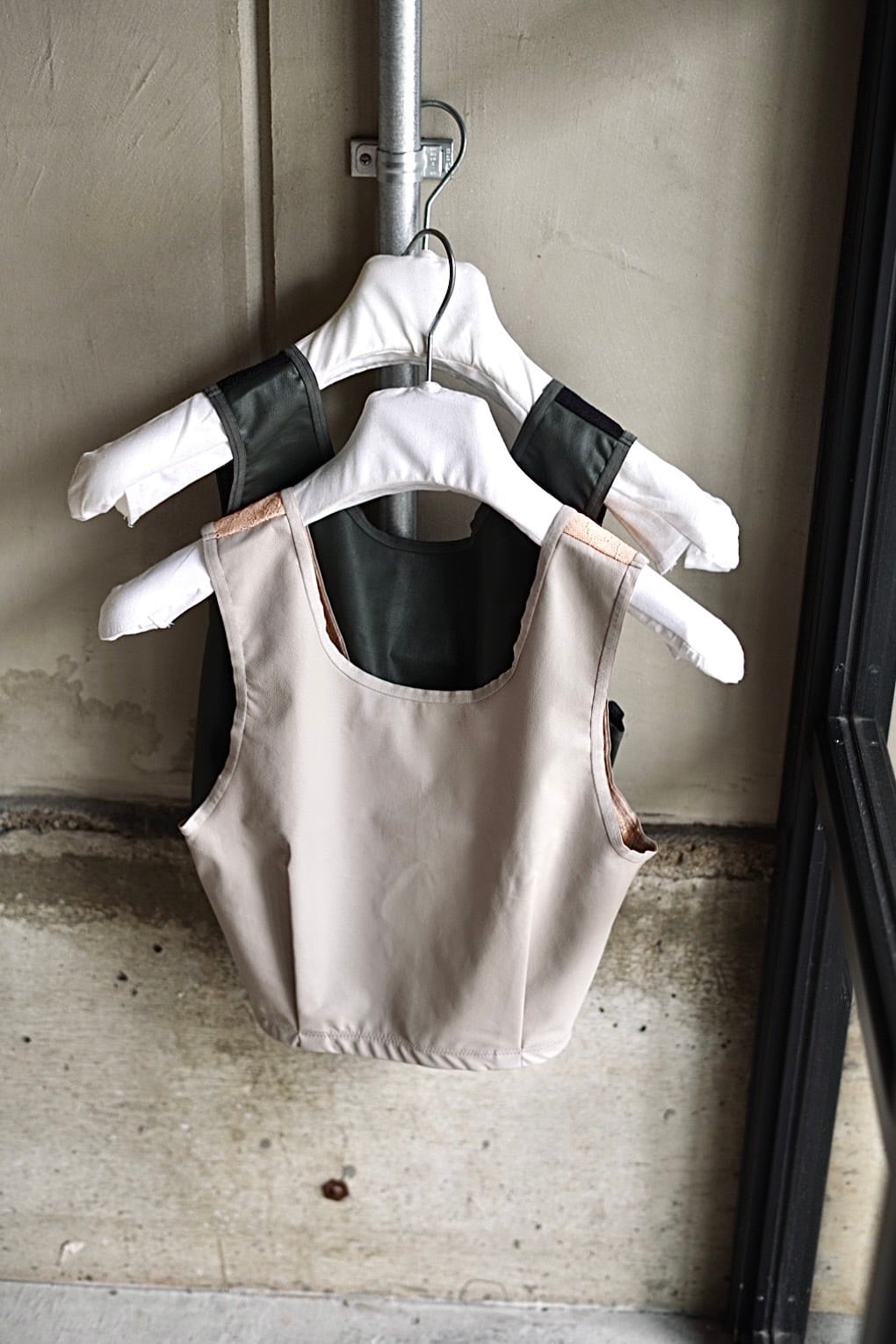 OVERNEATH | JUQUI Online