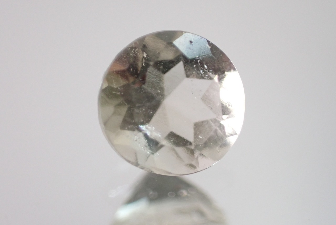 リビアングラス　0.68ct　[C1‐33]