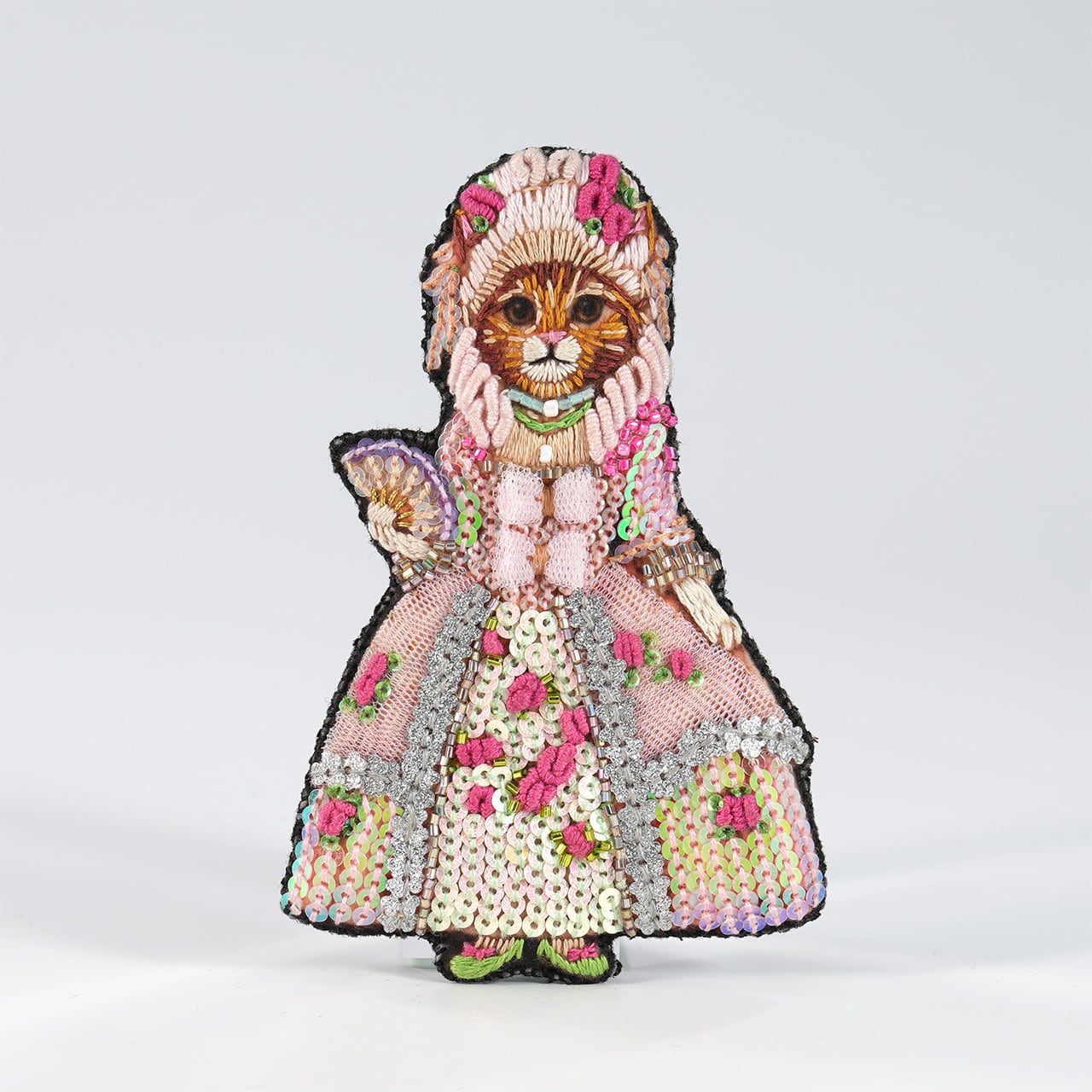 刺繍チャームブローチ 灰色猫 | tamaobazaaar
