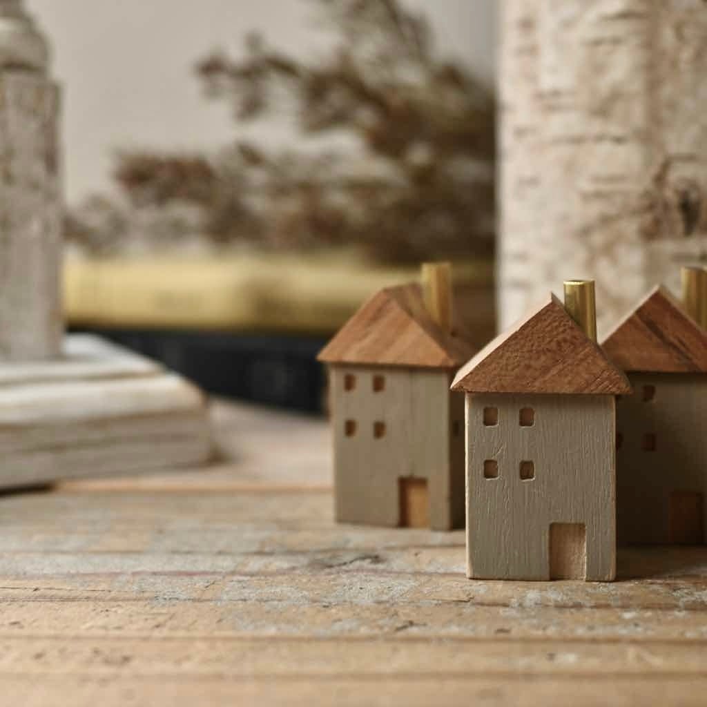 5/7 再入荷 】ちいさな家のオブジェ Flower house with chimney C