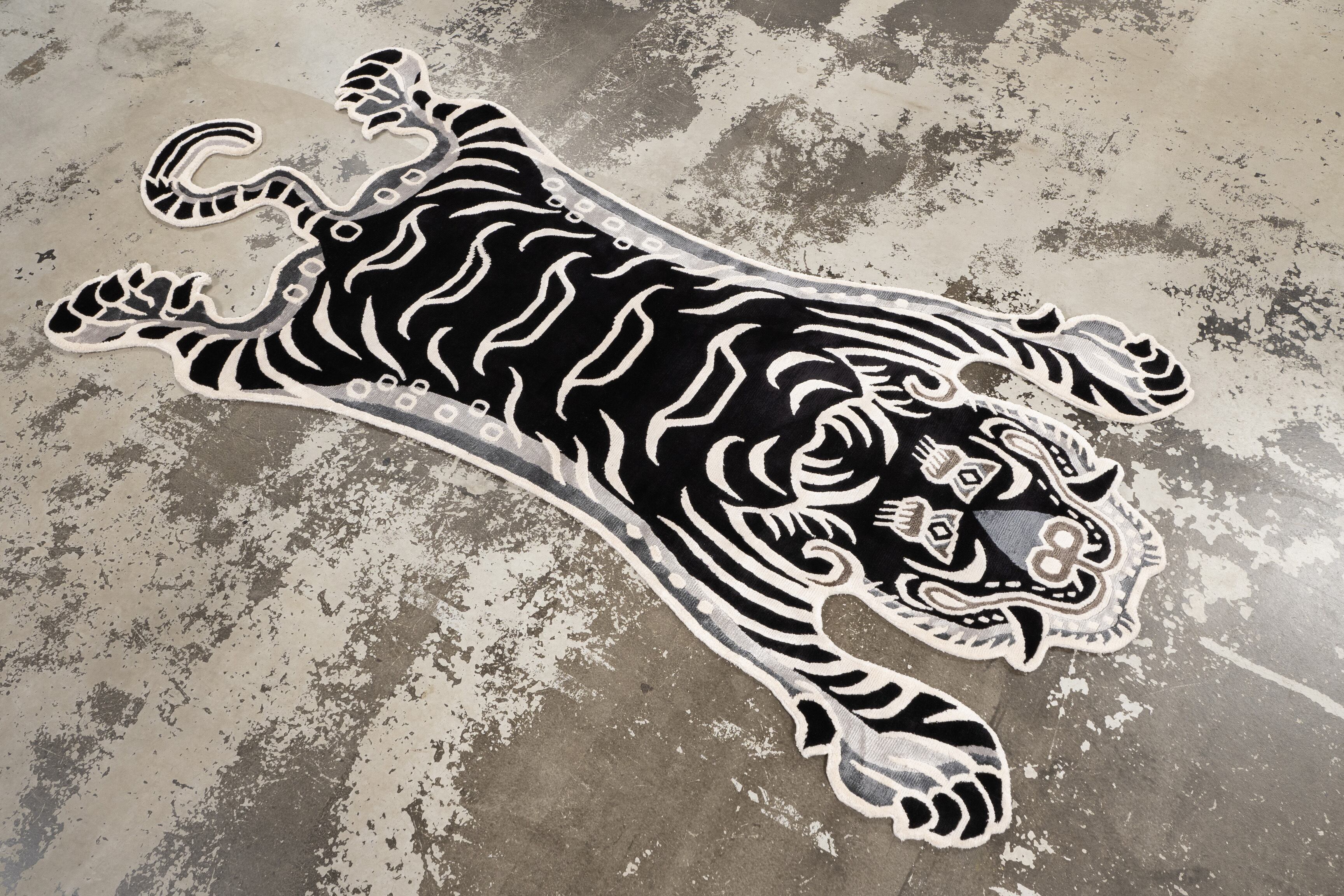 Tibetan Tiger Rug 《Lサイズ•シルク•オリジナル•モノクロバージョン