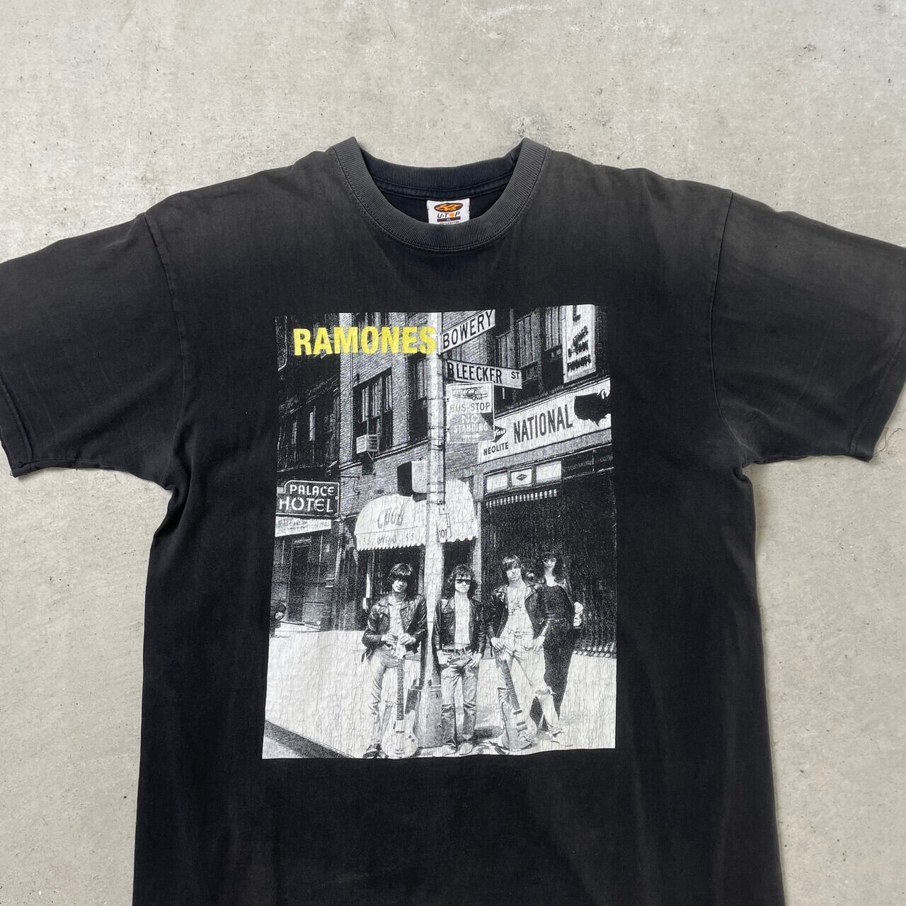 極希少】RAMONES グラフィックプリント Tシャツ バンT ブラック 00年代 