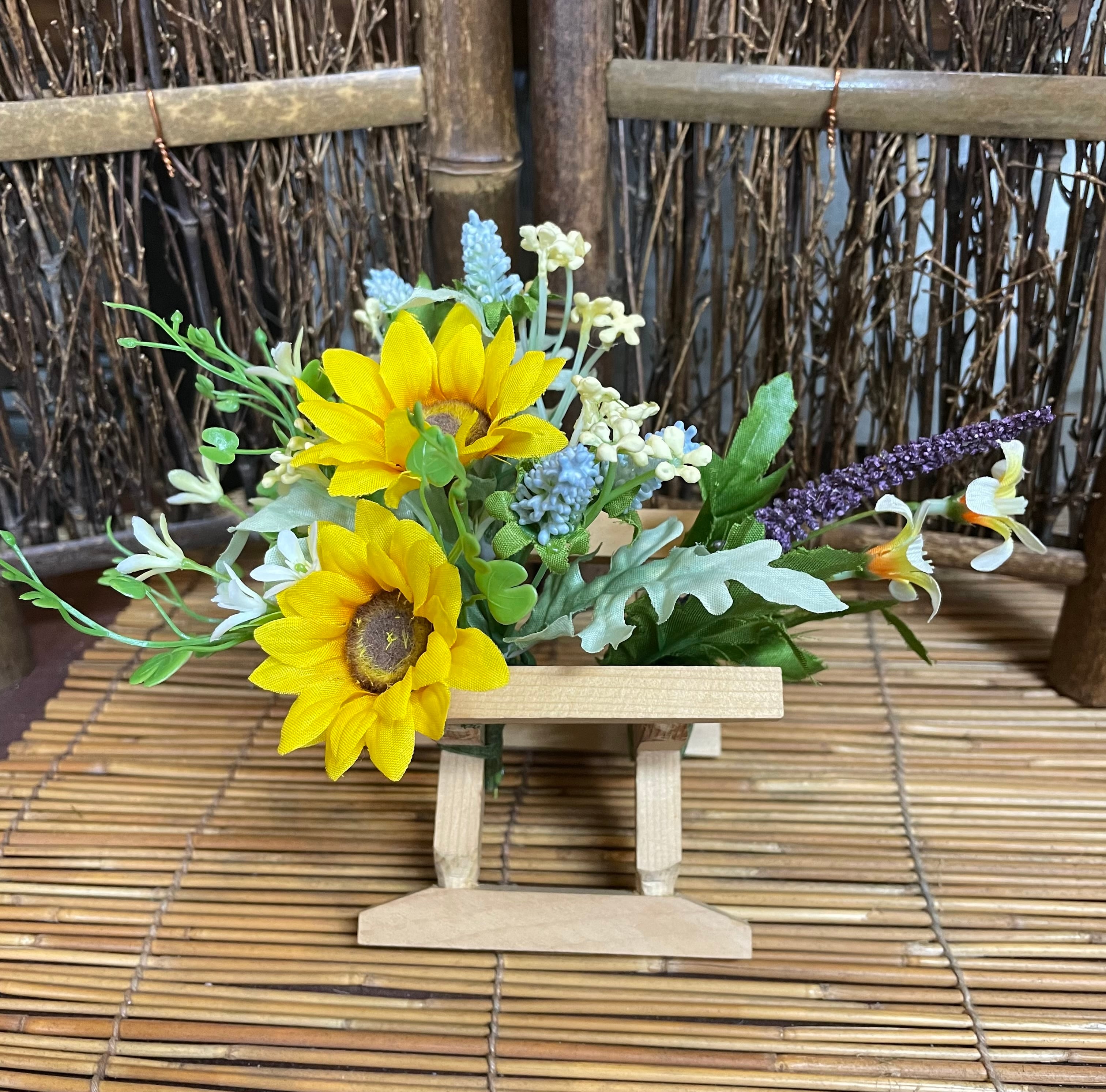 ミニ糸枠ひまわりアレンジ