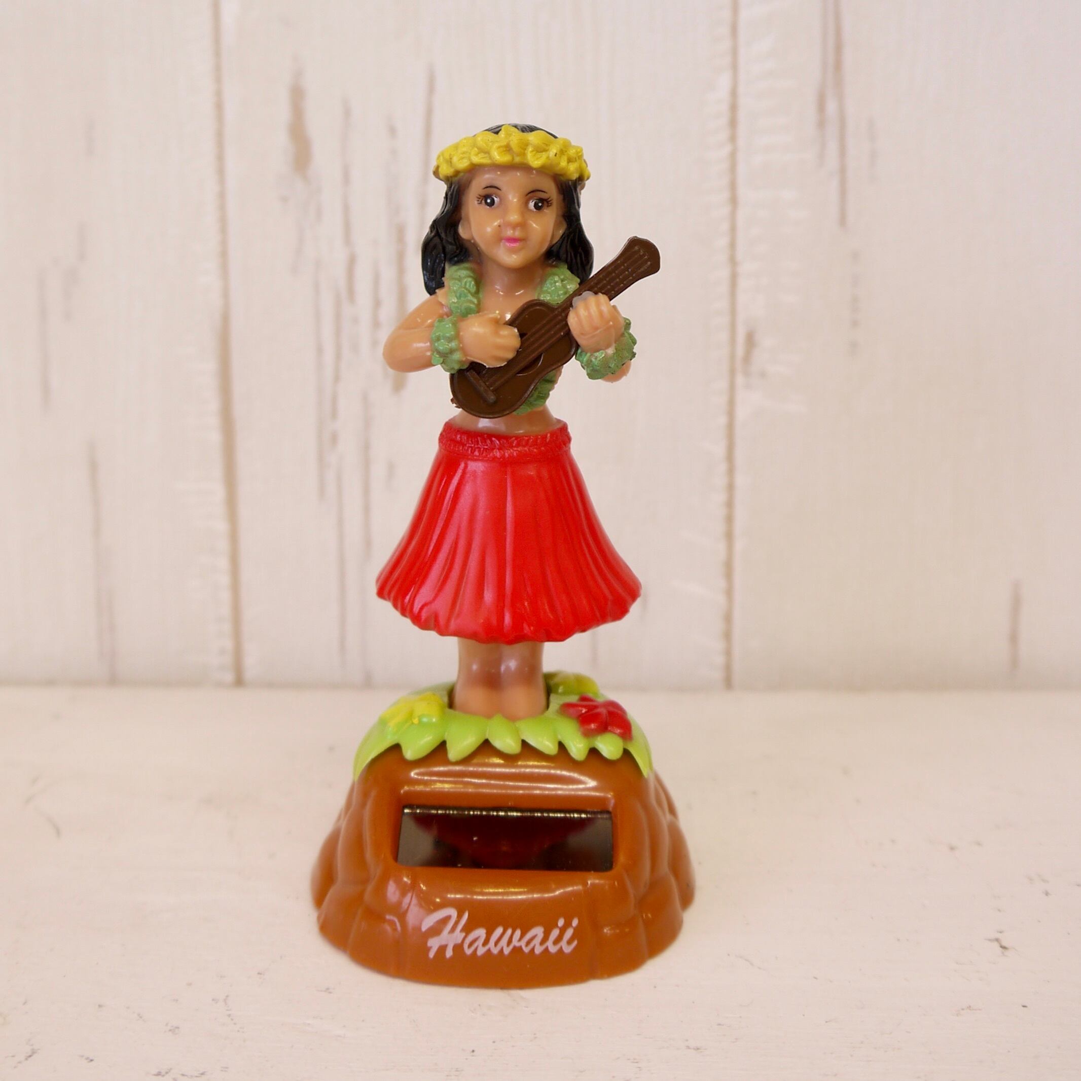 ★ハワイ直輸入★ソーラーフラ人形★<ウクレレフラガール/レッド>ユラユラ ダッシュボードドール/ハワイアン雑貨/ソーラー人形<SR1>