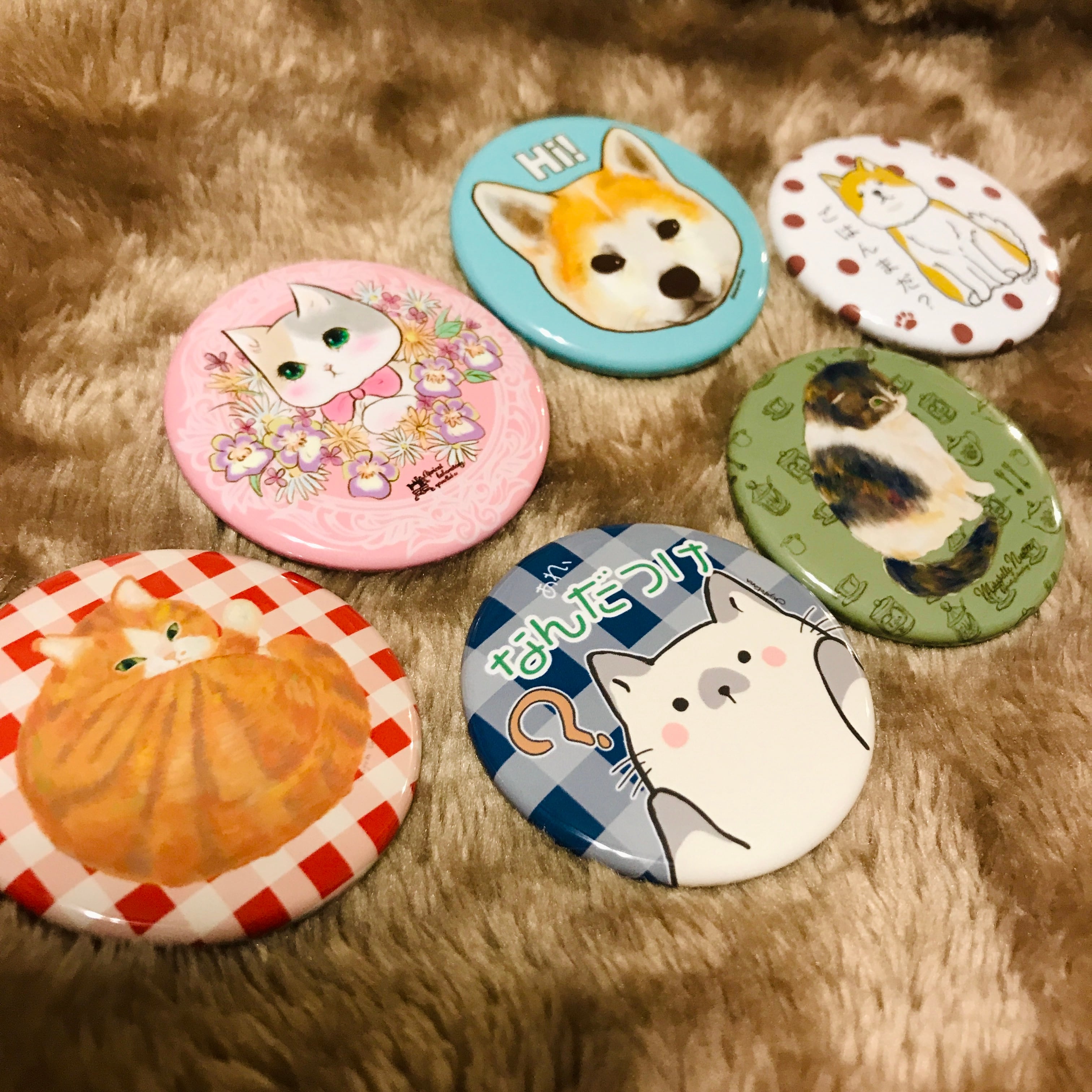 ［缶バッジ］ねこはみている［ねこ社長］