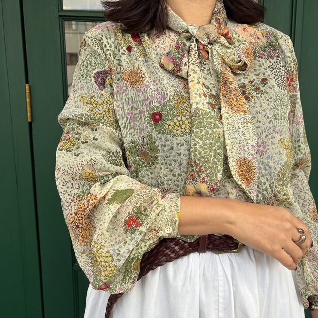 　Vintage  Gucci Floral Bow- tie Blouse