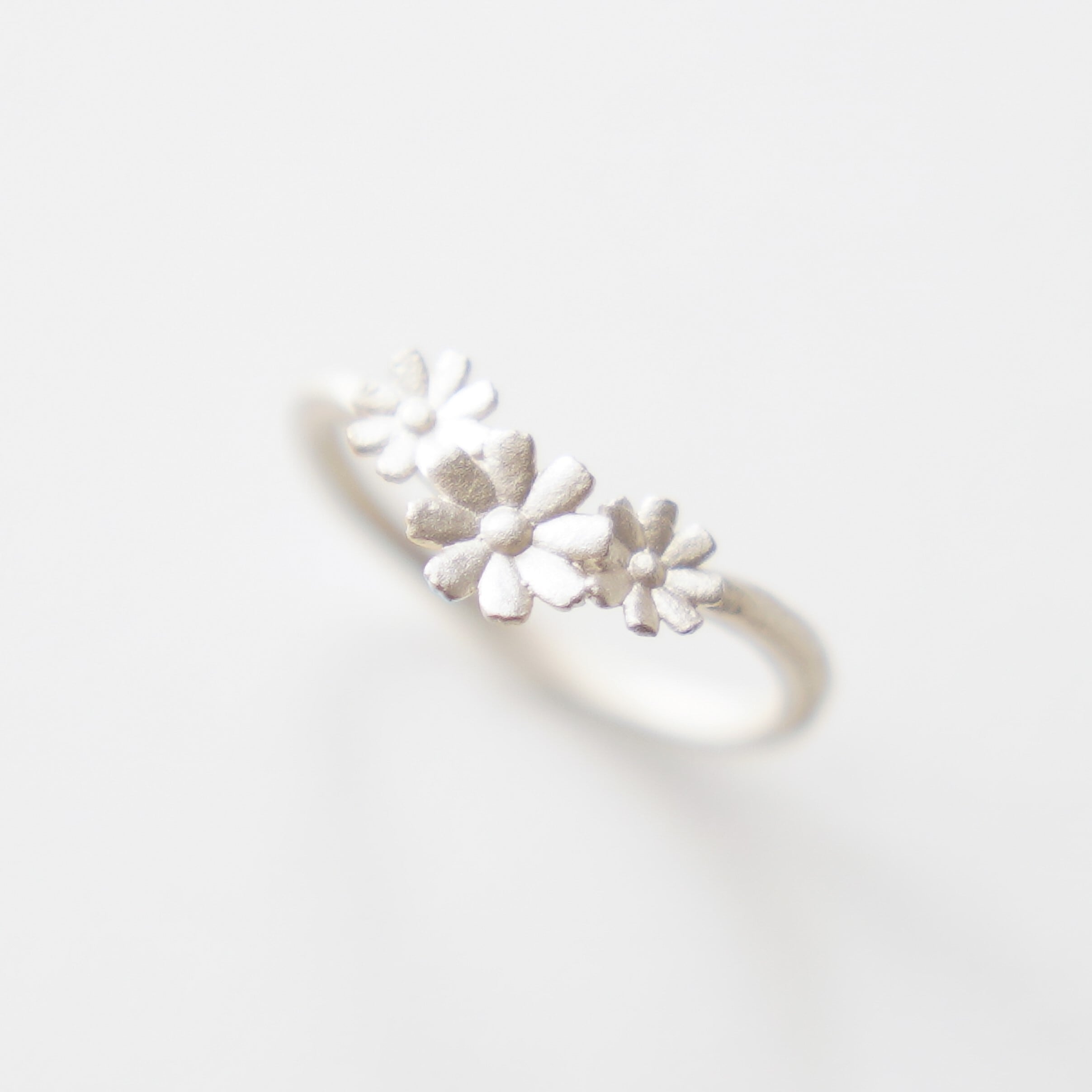 秋の桜】コスモスの花冠リング/ ピンクゴールド ホーニング加工《送料