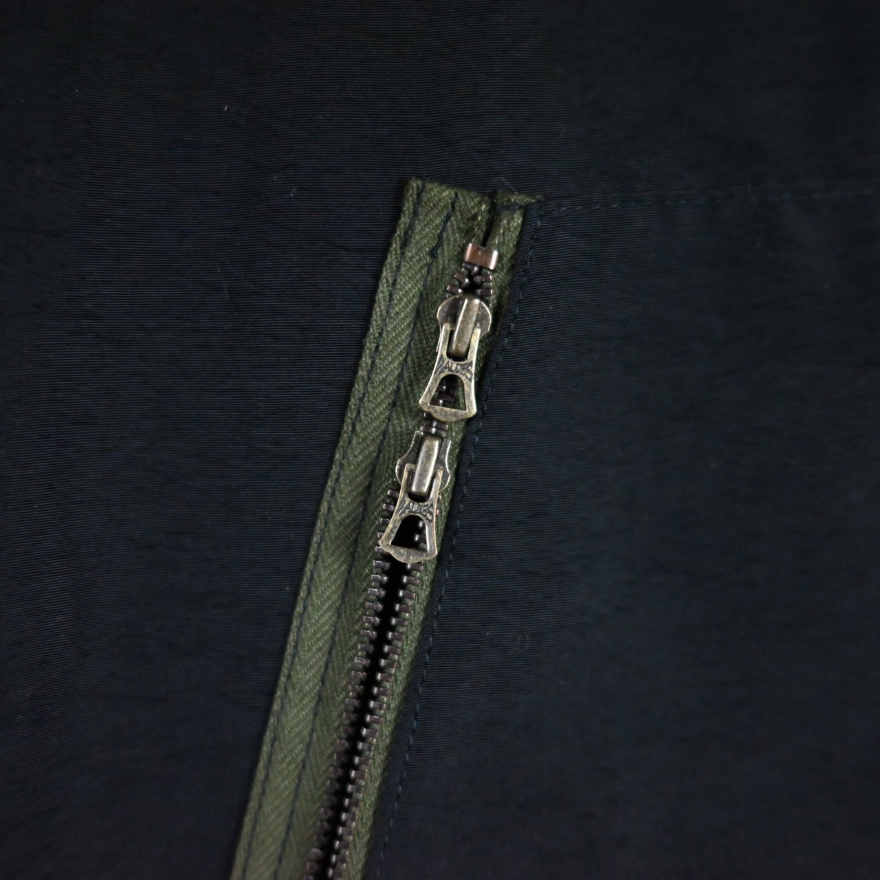 barbell object / coach jkt