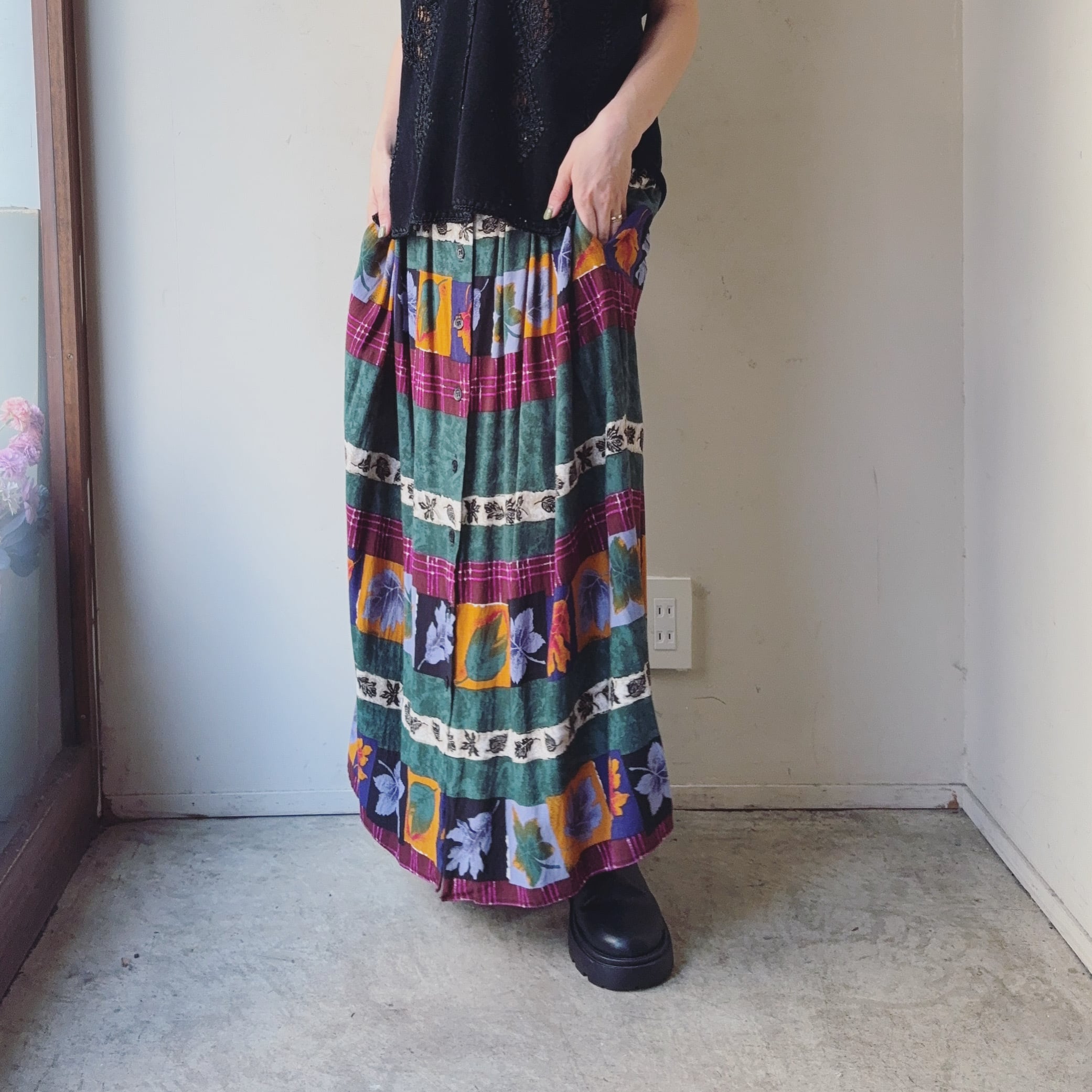 vintage leaf design skirt