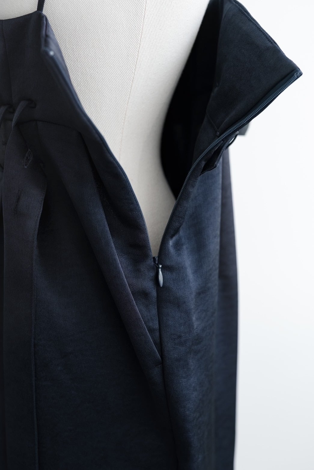 otona satin wide salopette(navy) ご注文から1週間前後で発送 | roughlow