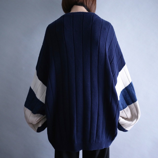 good coloring 3D knit panel pattern XXX over size cotton sweater