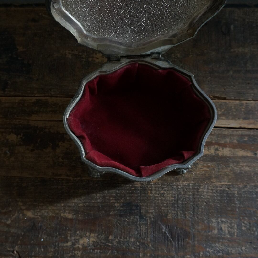 古いフランスのジュエリーボックス