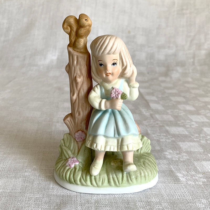 置物 陶器人形 少女とリス パステルカラー 12OTce19 | soracoya