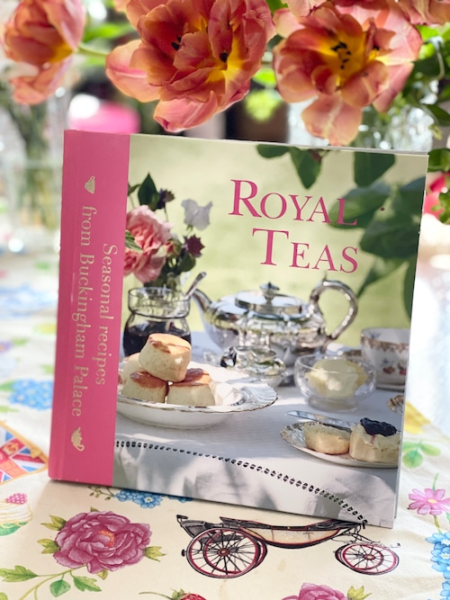 『ロイヤルコレクション』ロイヤルティーブック: バッキンガム宮殿の季節のレシピ A ROYAL TEA BOOKの画像