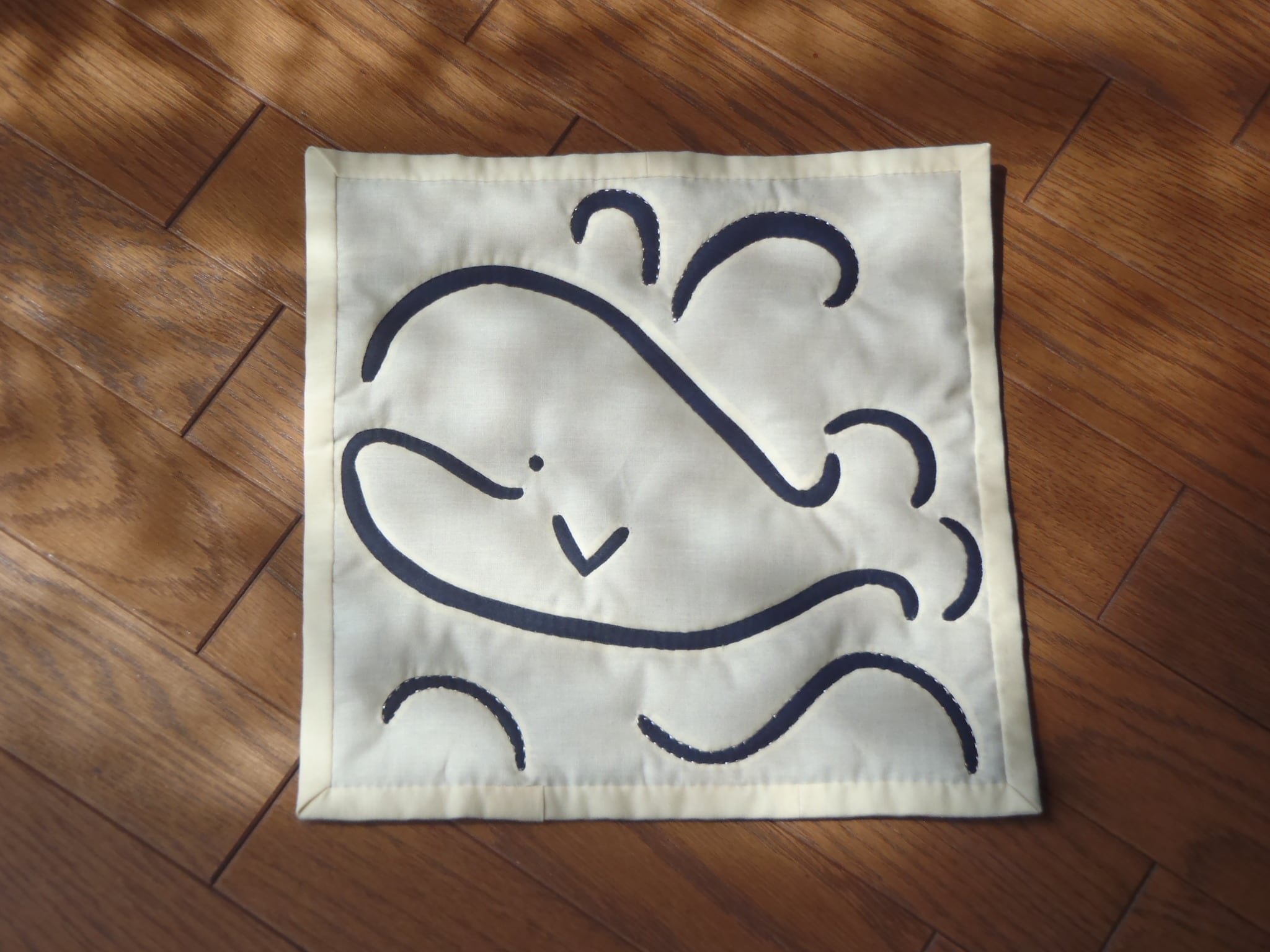 最終値下げデス　ハワイアンキルト　バス　サイズ訂正アリ 型紙☆くじら リバース 26x26cm | PONO Hawaiian Quilt