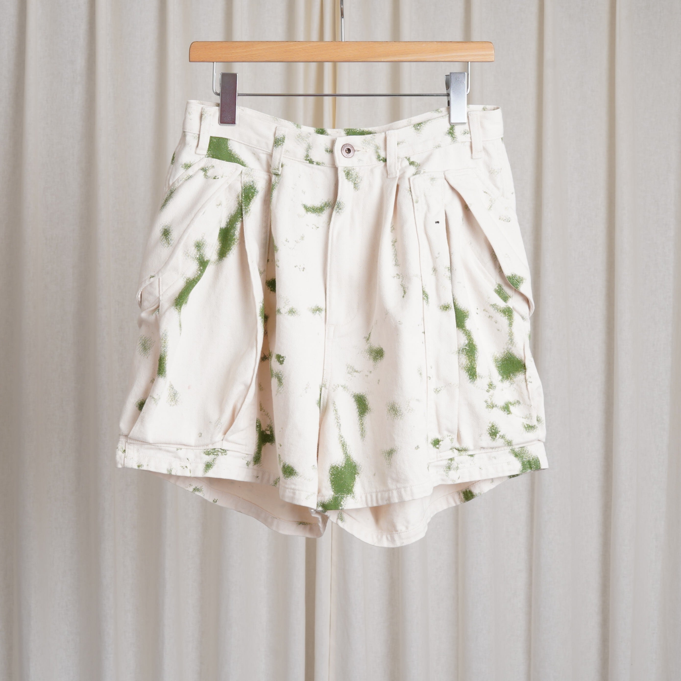 Gurank | Camo Cargo shorts | WHITE