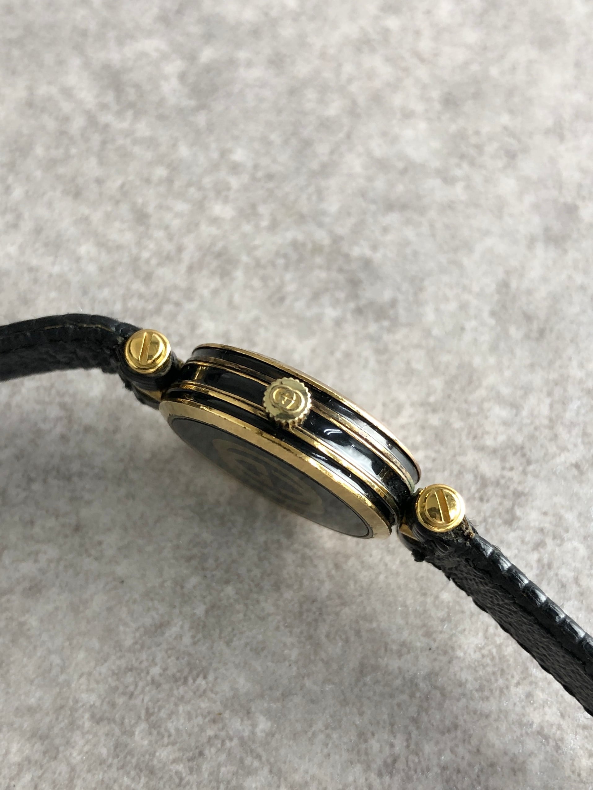 GUCCI グッチ 腕時計 ブラック ゴールド ローマ レザー vintage