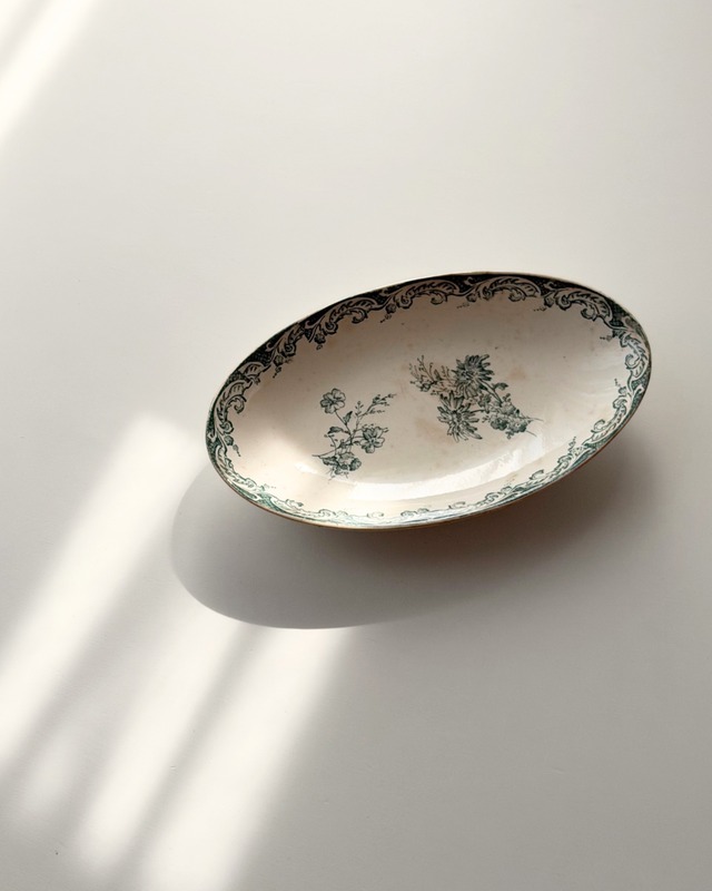 Creil et Montereau 　クレイユモントロー　/  “LOUIS XV”　お花とアカンサスのラヴィエ