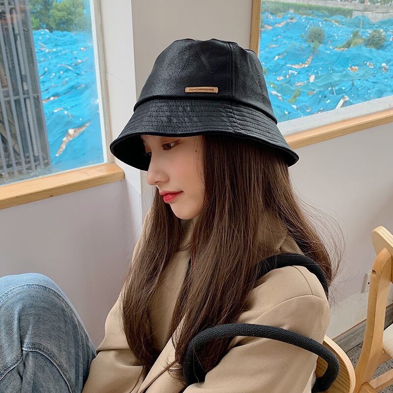 レザーブラックオータムウィンター 帽子 秋物 冬物 ブラック・アイド・ピーズ24330558514