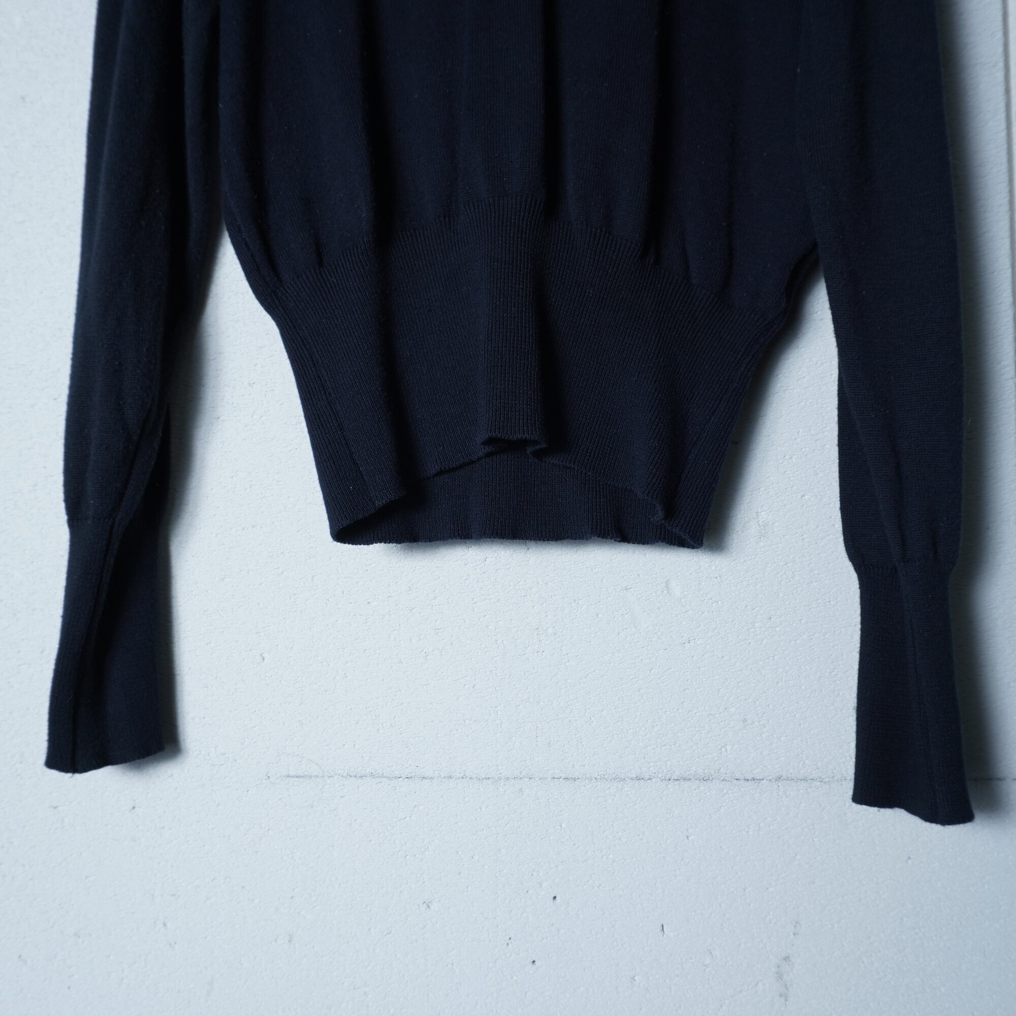 Vivienne Westwood】ヴィヴィアンウエストウッド ”オーブロゴ刺繍”V