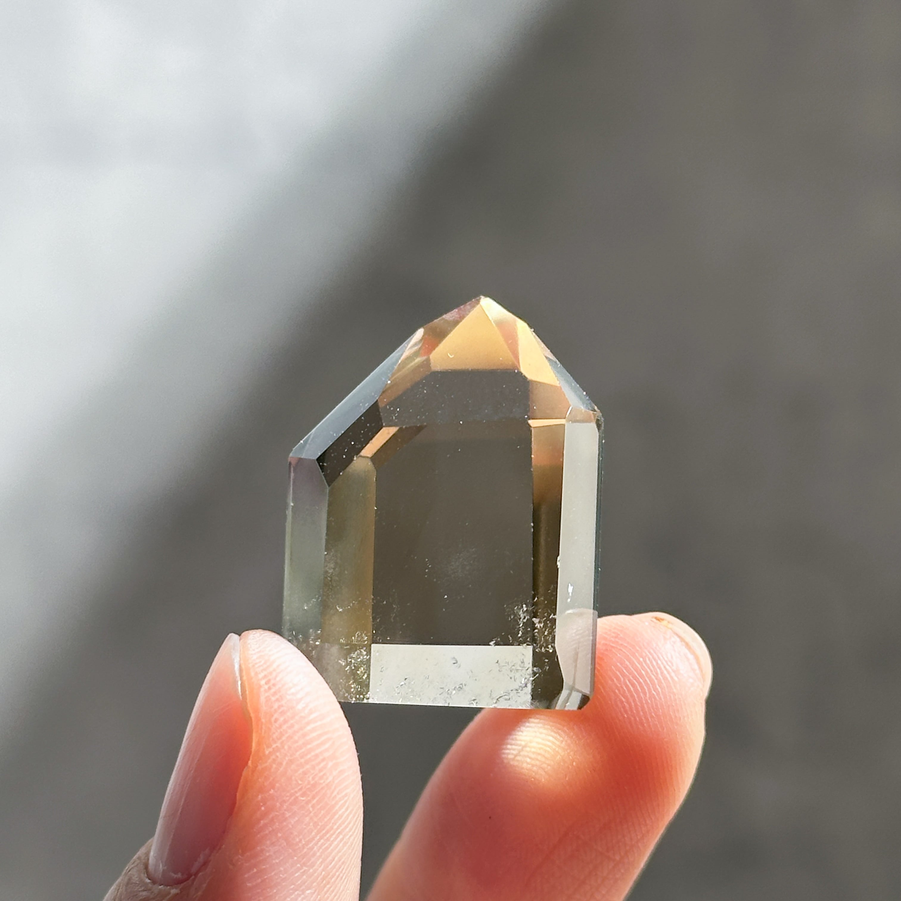 ナチュラルシトリン　タワー 黄金の石ナチュラルレインボーシトリンタワー その他置物 Robin 通販