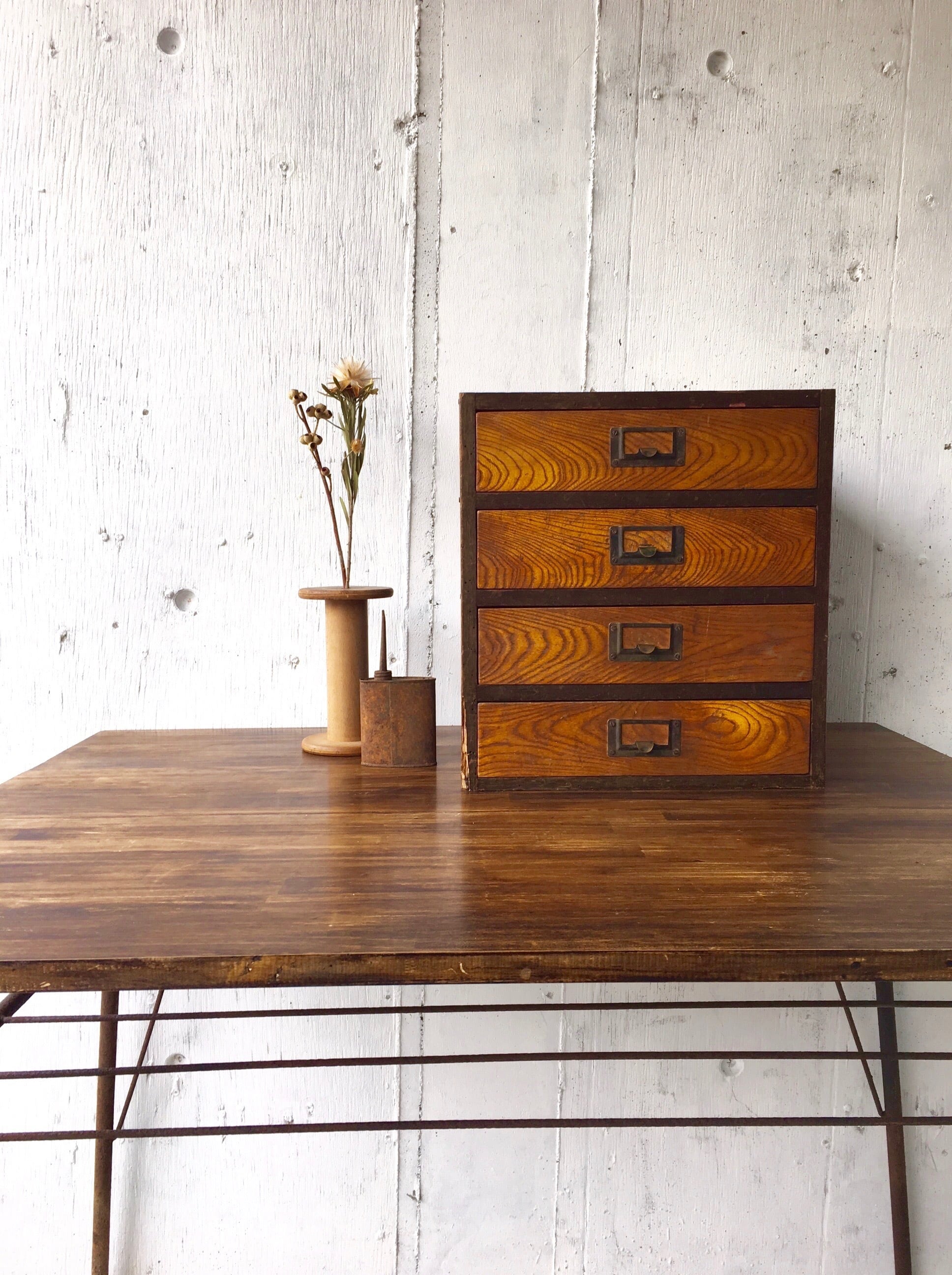 アンティーク 小引き出し 木箪笥 4段 バイカラーな木味の小引出し4