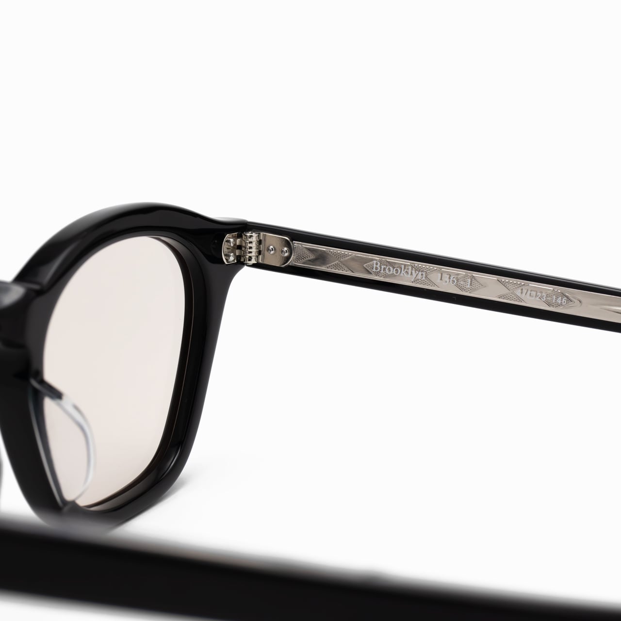 Brooklyn 136 ﾌﾞﾙｯｸﾘﾝ | CASU eyewear