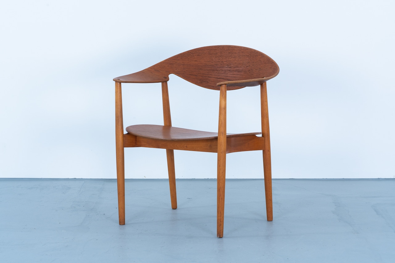 Ejner Larsen & Aksel Bender Madsen | “Metropolitan” Chair