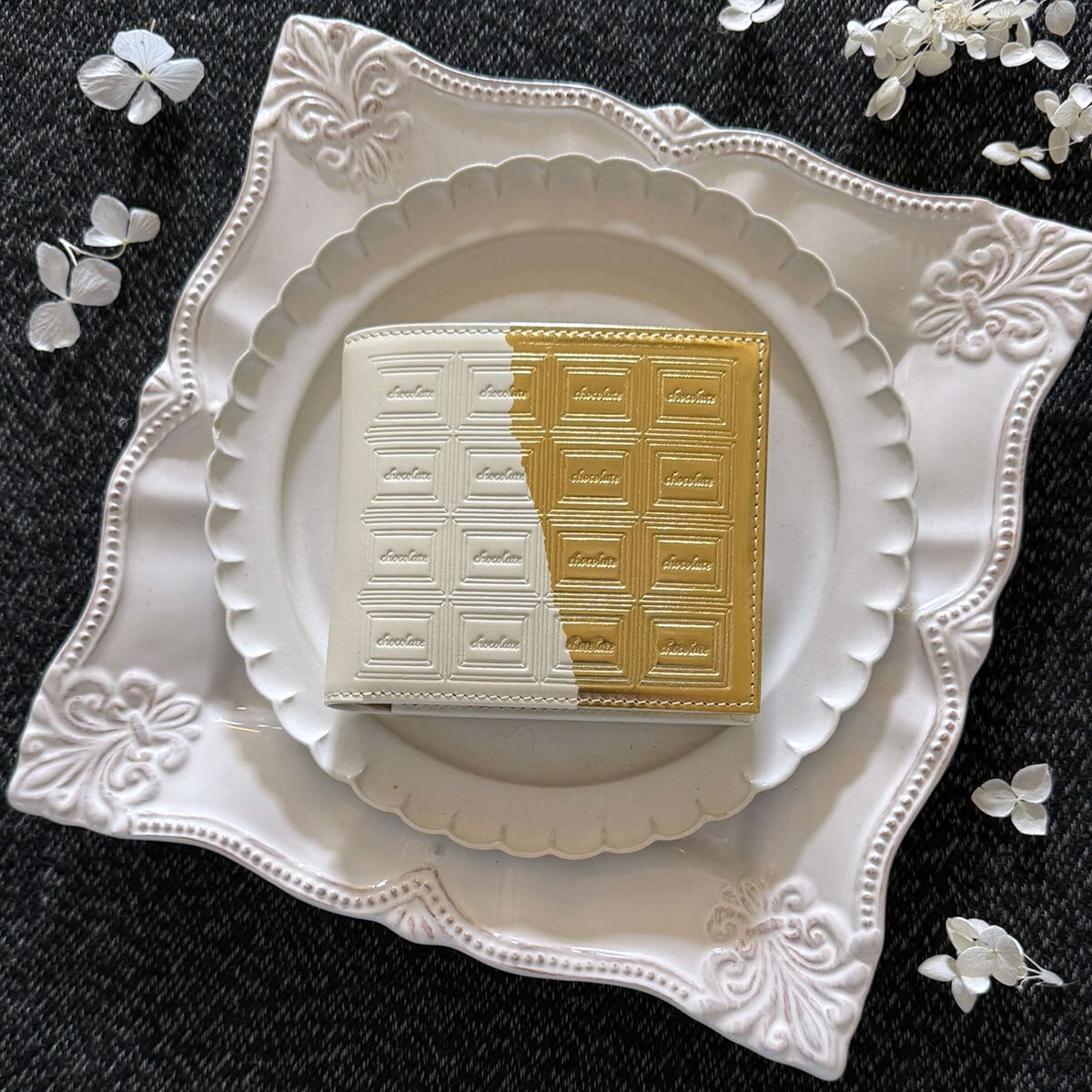 特別版:革のバニラホワイトチョコ・二折財布(金の包み紙)