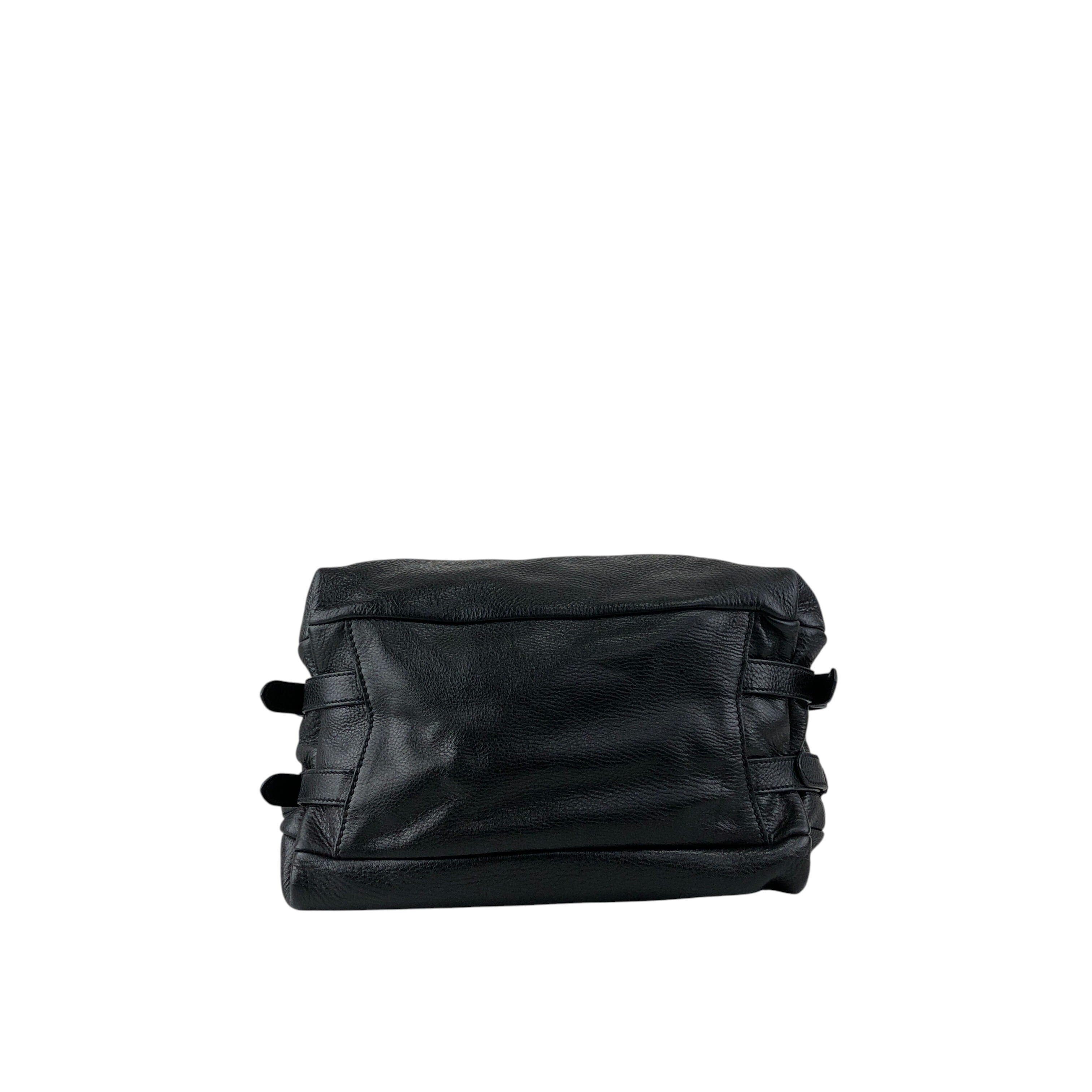 PRADA プラダ レザー ショルダーバッグ 黒　ヴィンテージ PRADA プラダ ショルダーバッグ ブラック ロゴ レザー vintage