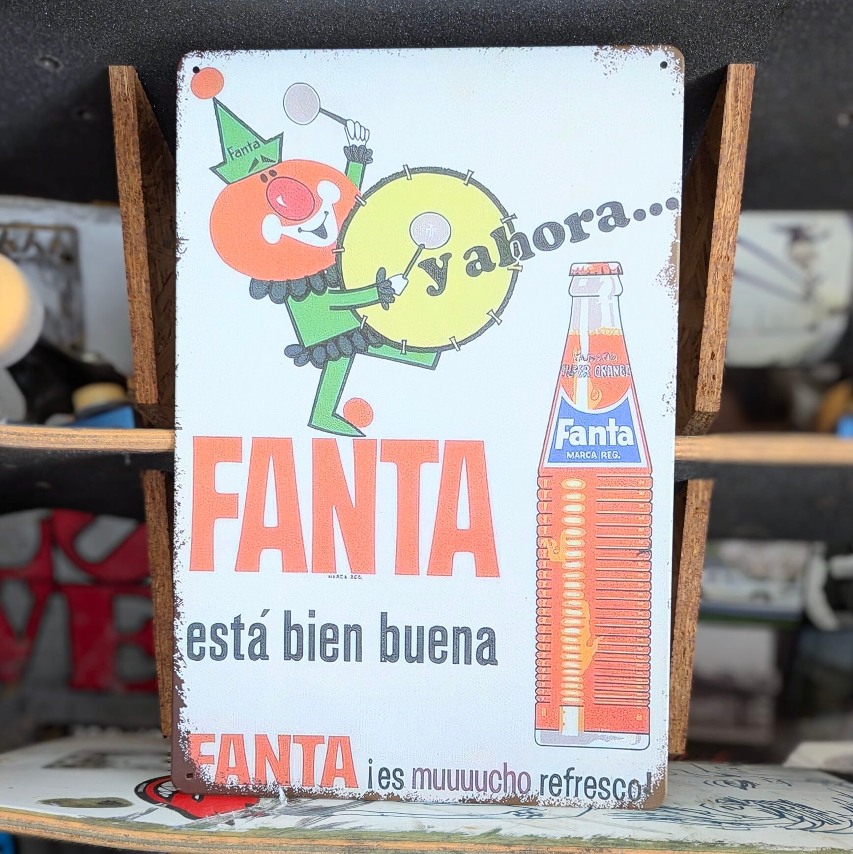 送料無料!ちょうどいいブリキ看板 【 FANTA ( ファンタ ) 】 METAL SIGN / メタルサイン / ブリキ看板 / サインボード / ビンテージ加工〚アメリカン雑貨 アメトイ〛