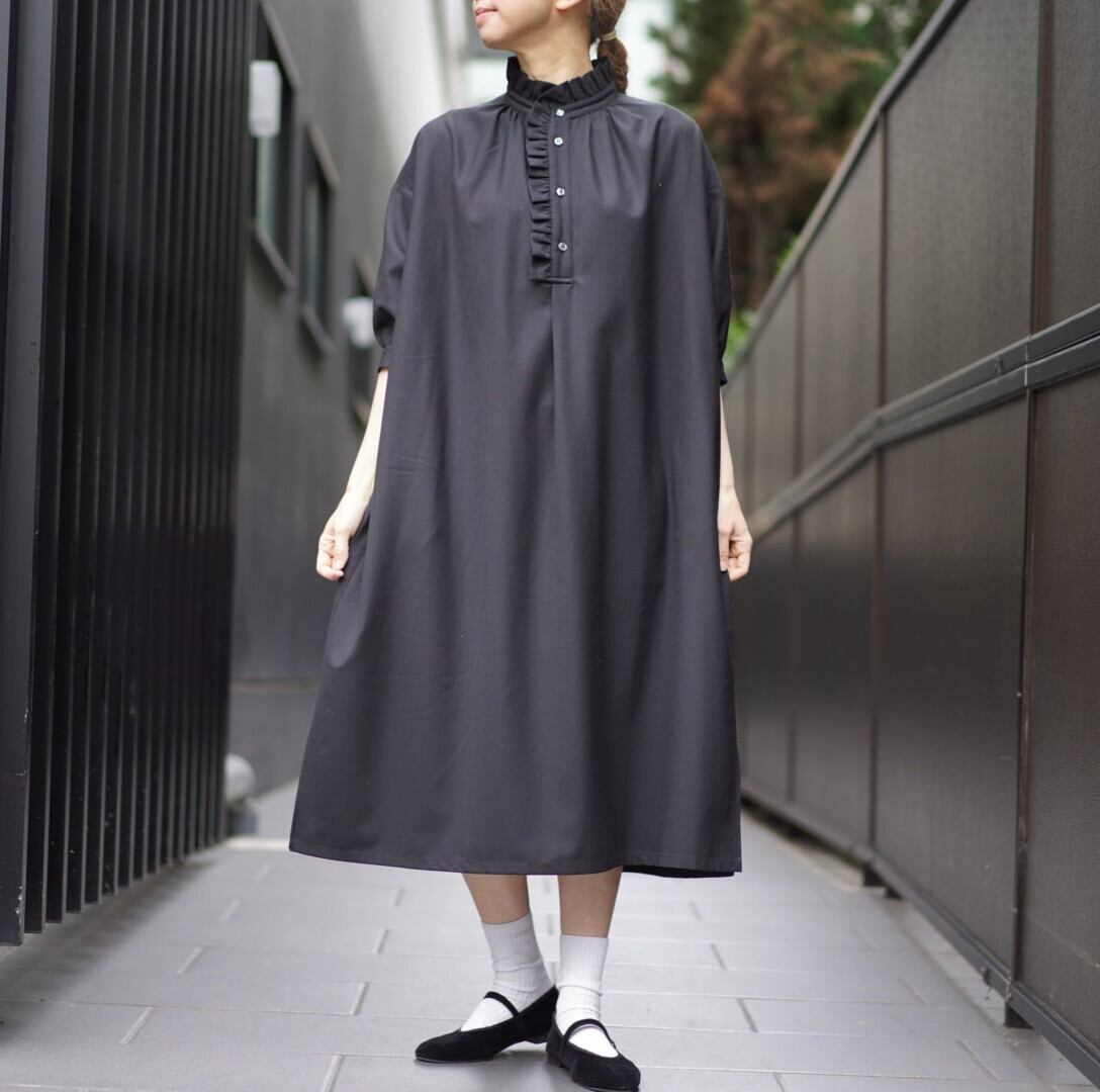Honnete(オネット) フリルカラー ドレス ワンピース Black | Debby
