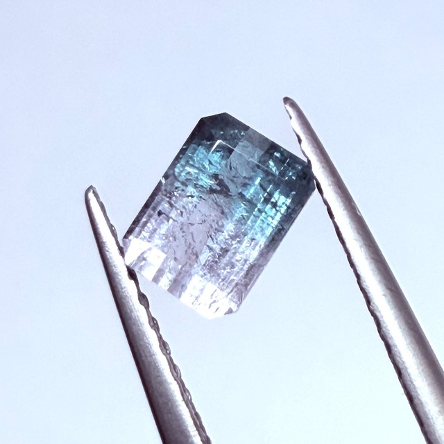 アナ雪の世界のようなバイカラートルマリン