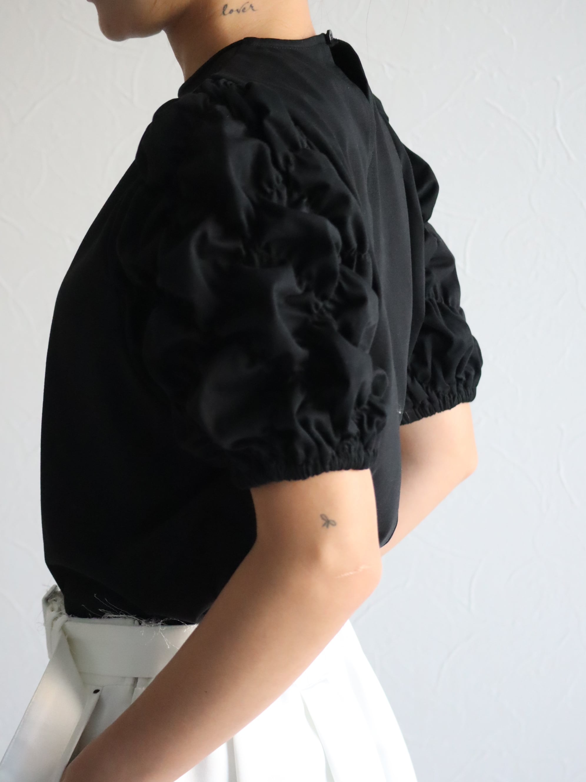 sleeve shirring T