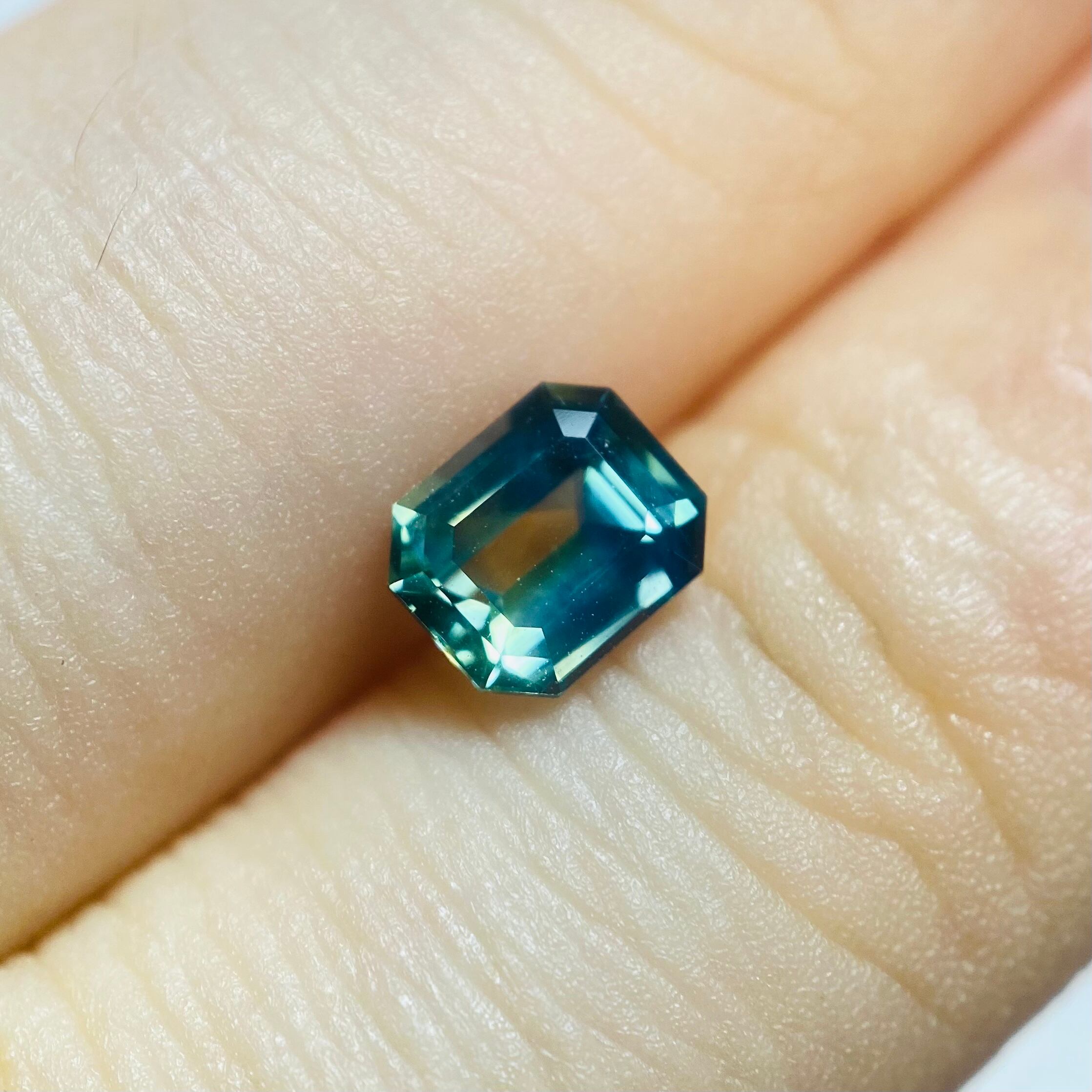 モザイクアートなサファイア