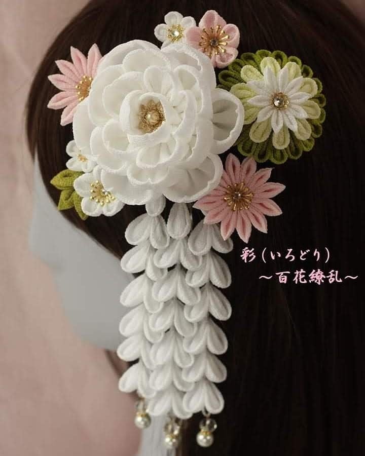 つまみ細工髪飾り✨清楚白牡丹✨結婚式や成人式に✨和装 | Pay ID