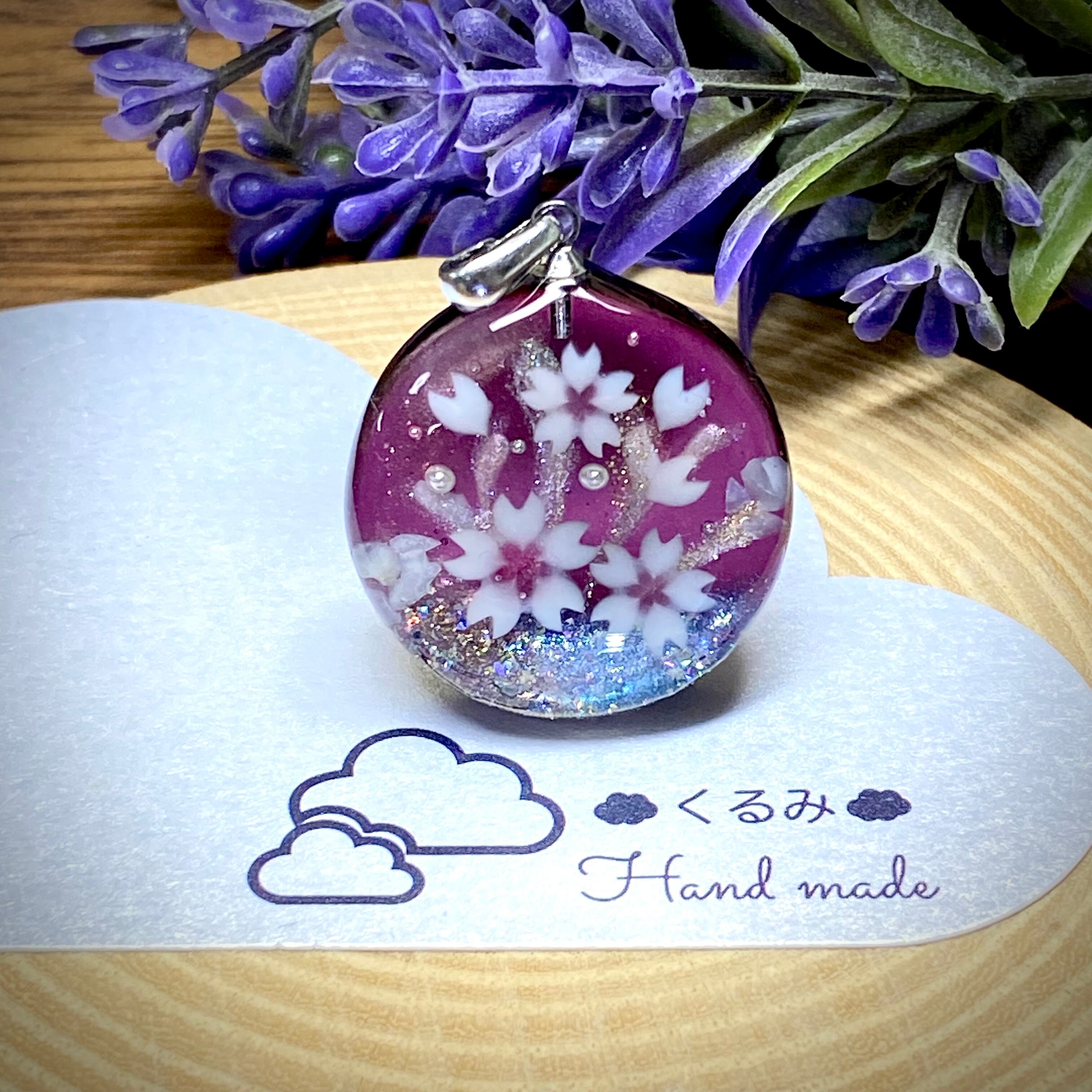 レジンペンダント 桜 丸プレート 24mm レッド シルバー