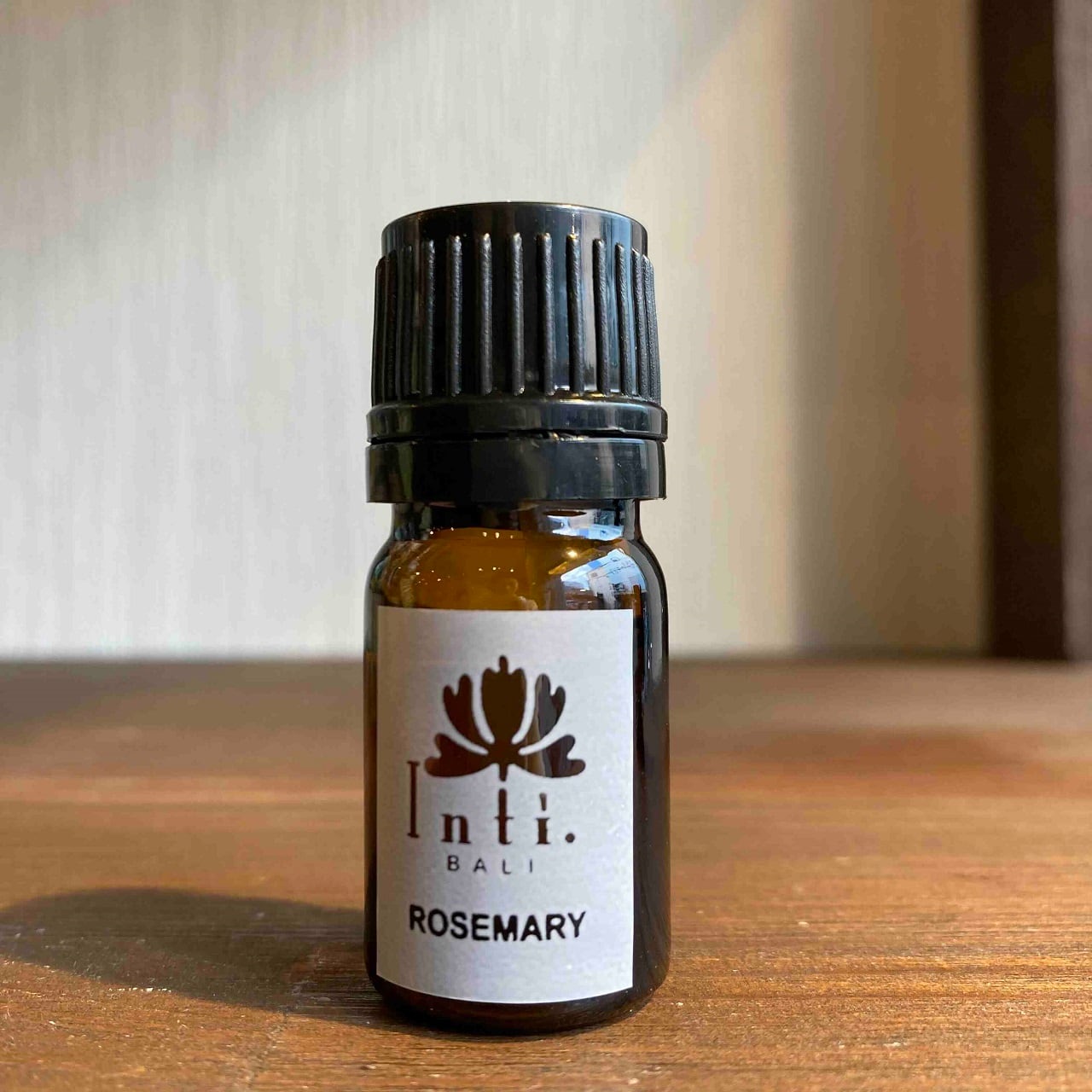 ローズマリー／エッセンシャルオイル 5ml | 神戸香屋