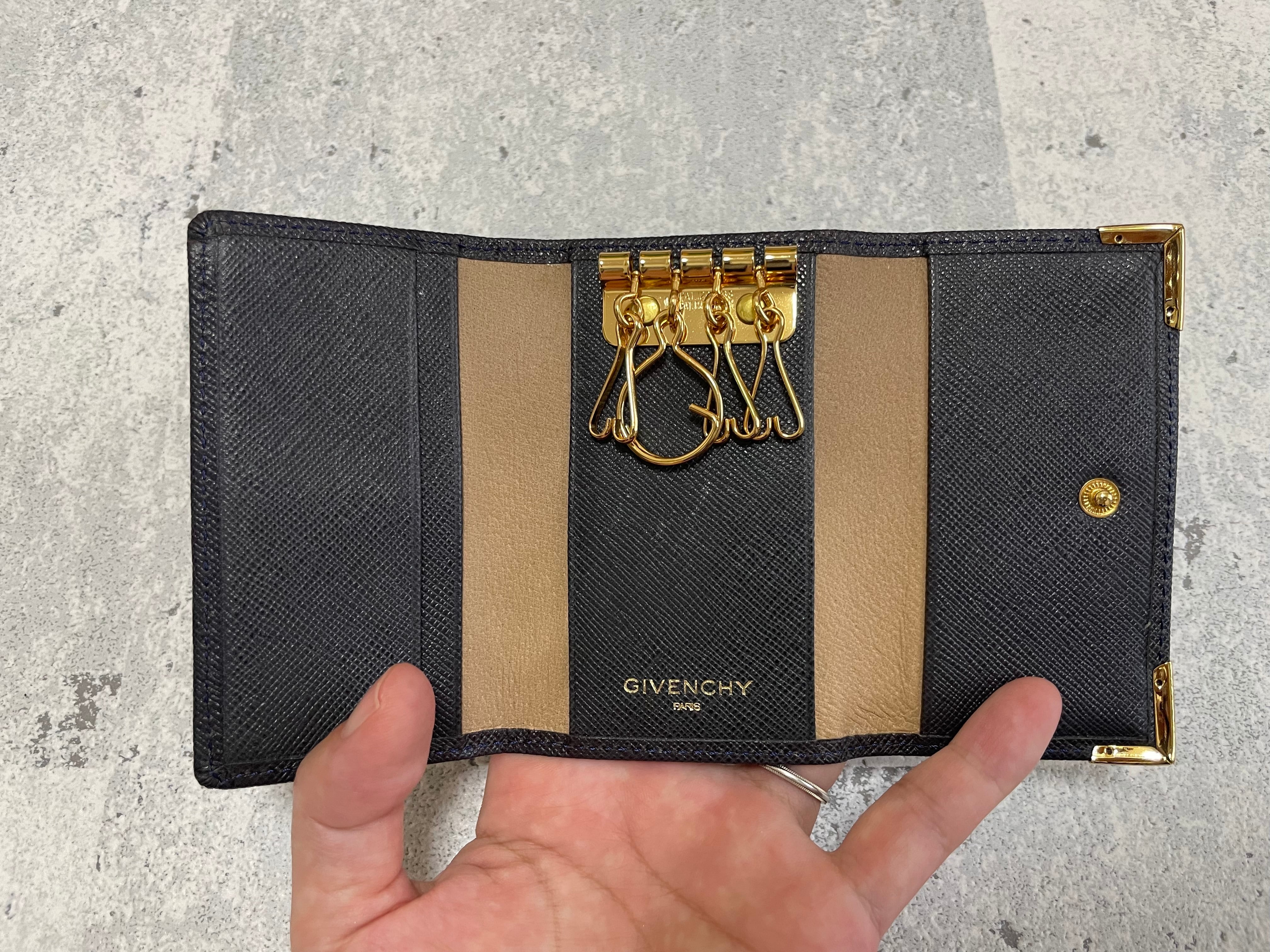 GIVENCHY 英字型押し キーケース (ネイビー) | Petit luxe Vintage