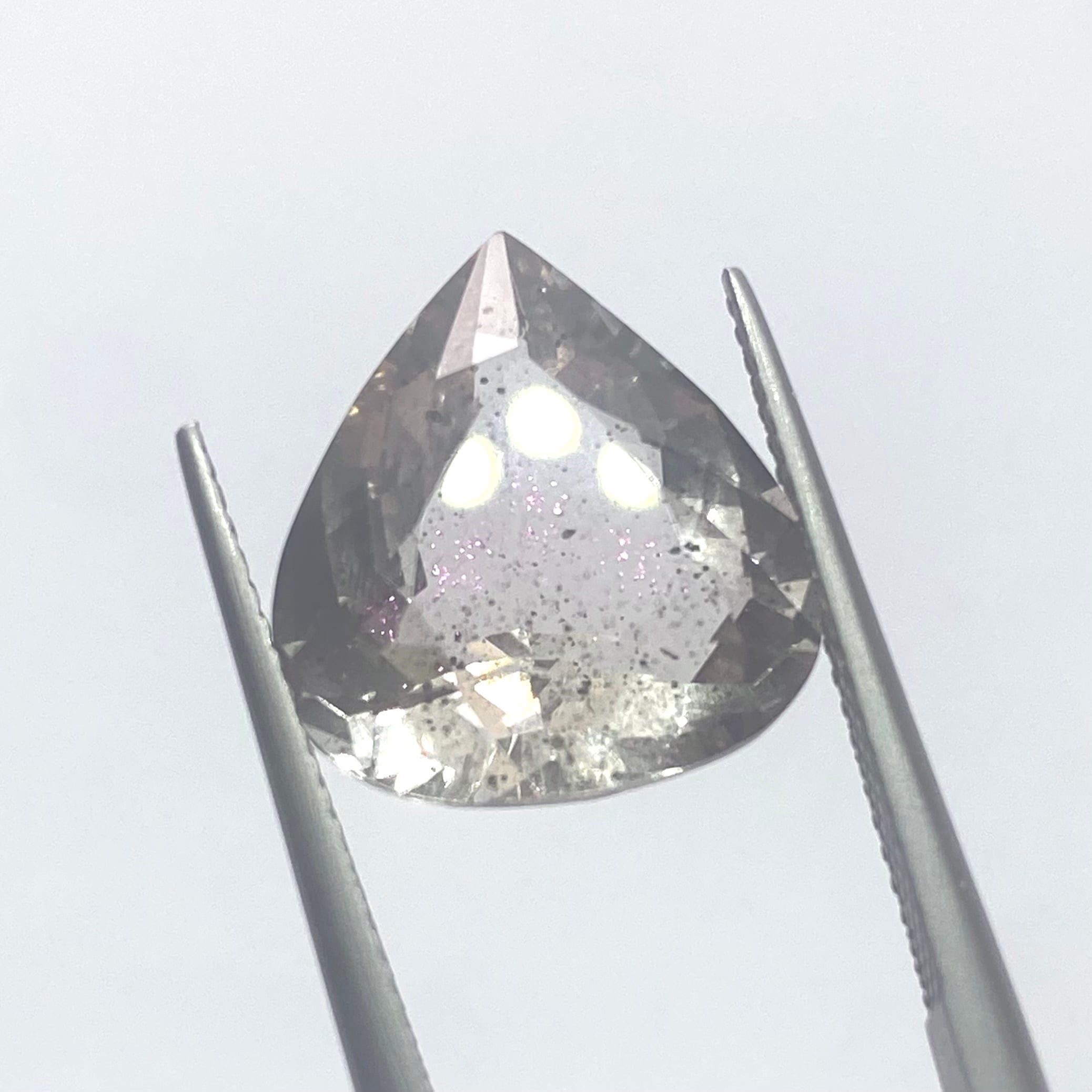 カットよし、クラリティよし、ラメラメよしなピンクファイアクオーツ