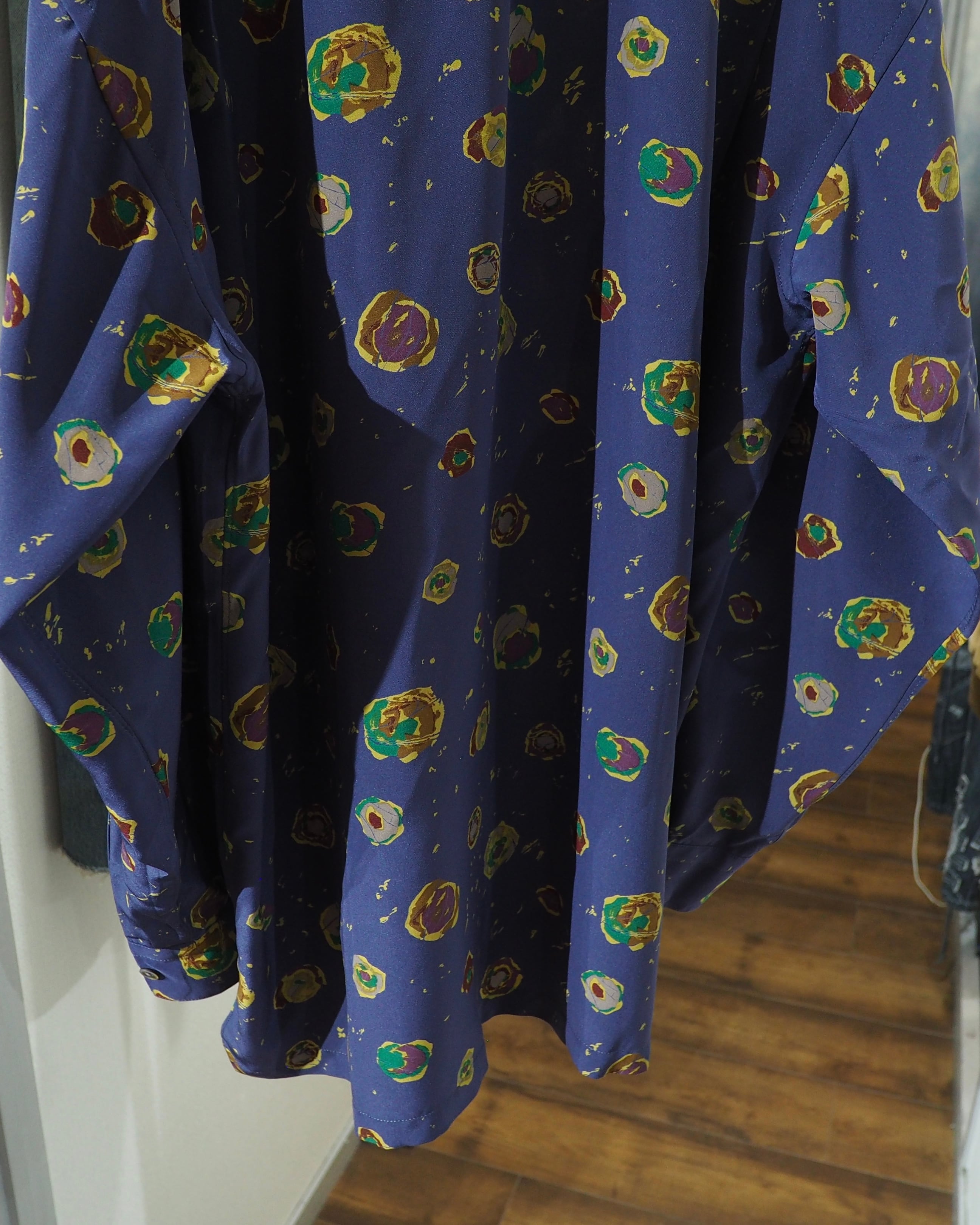 1990s Colorful Popcorn All Over Pattern Vintage Drape Shirt