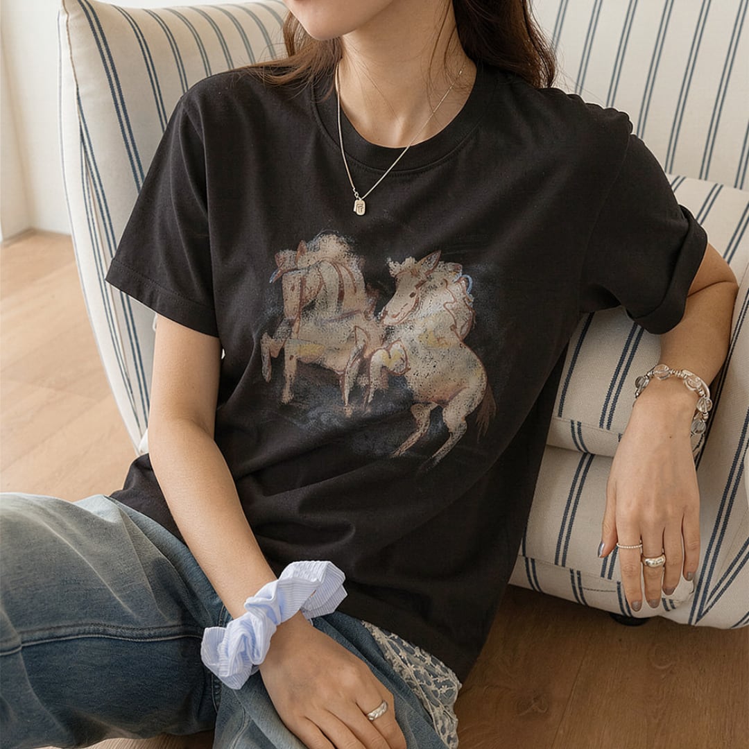 horse print tshirt