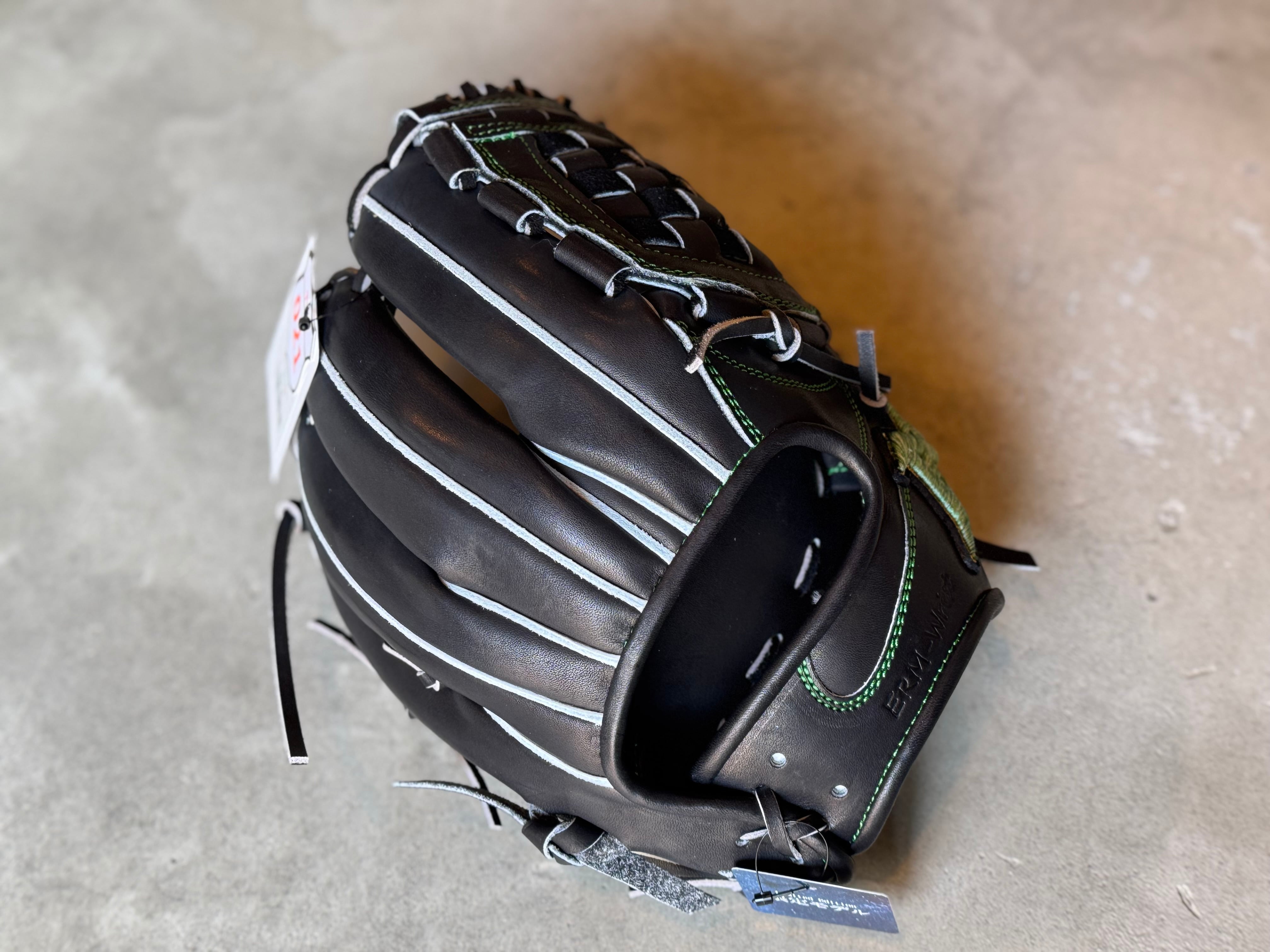 NEO PROFESSIONAL LINE〜2026年限定モデル【ATOMS】硬式用グローブ 内