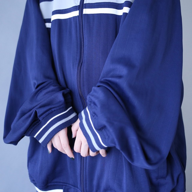 "AND1" switching line knit rib design over silhouette track jacket